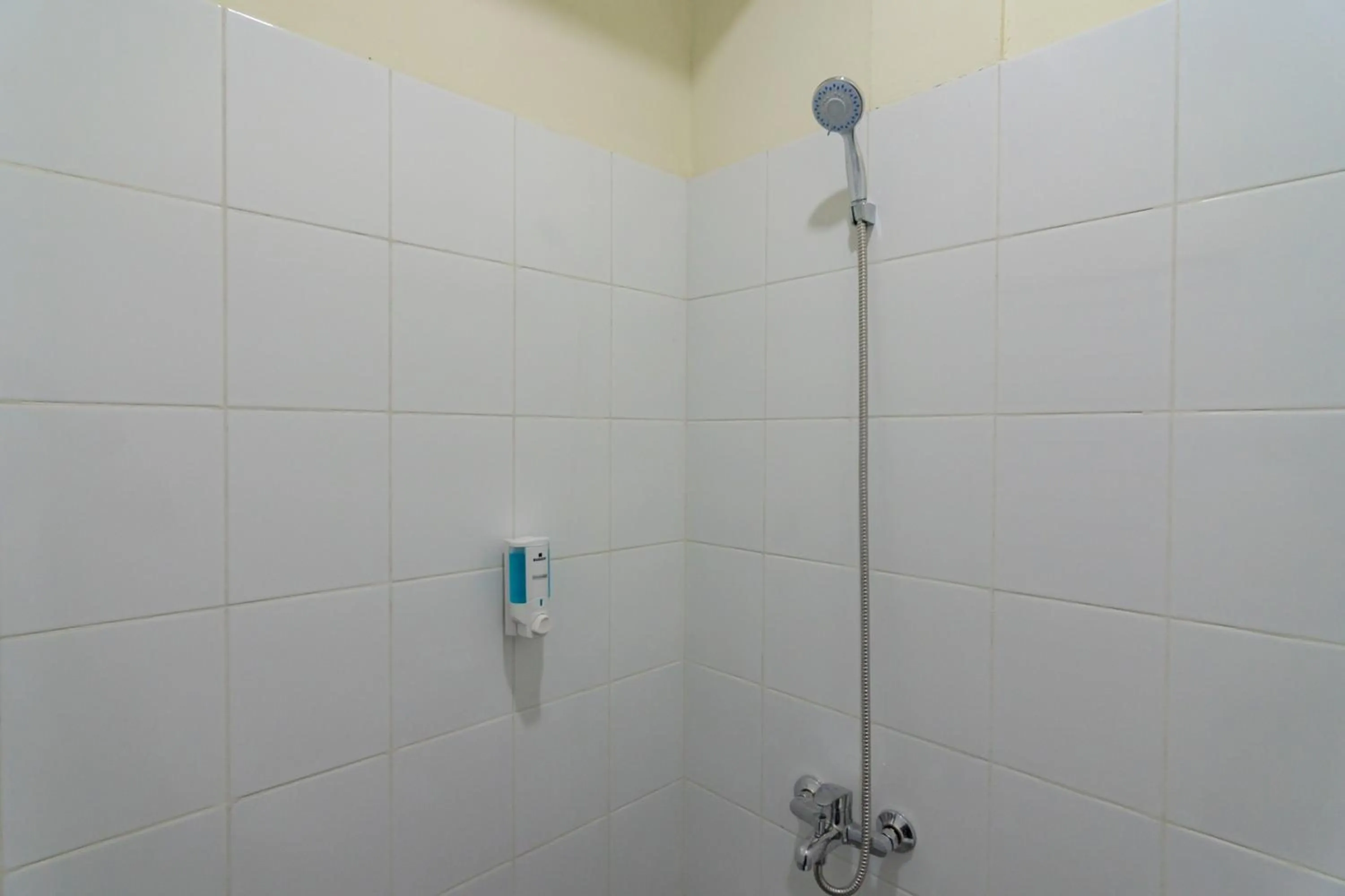 Bathroom in RedDoorz near Trans Studio Bandung 3