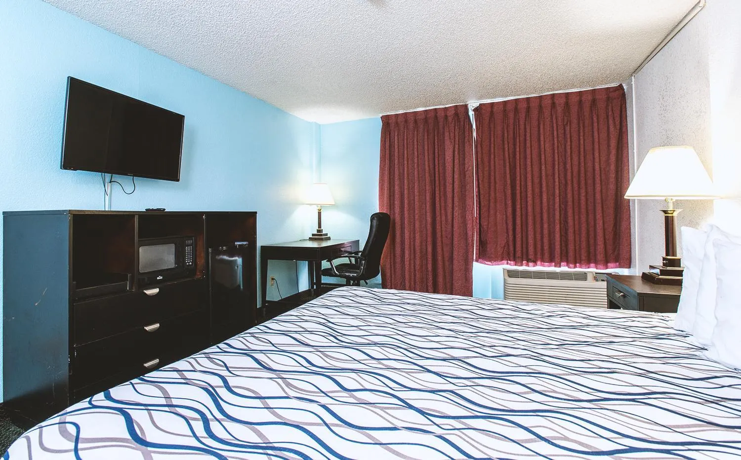 Superior King Room in Sky-Palace Inn & Suites Wichita East