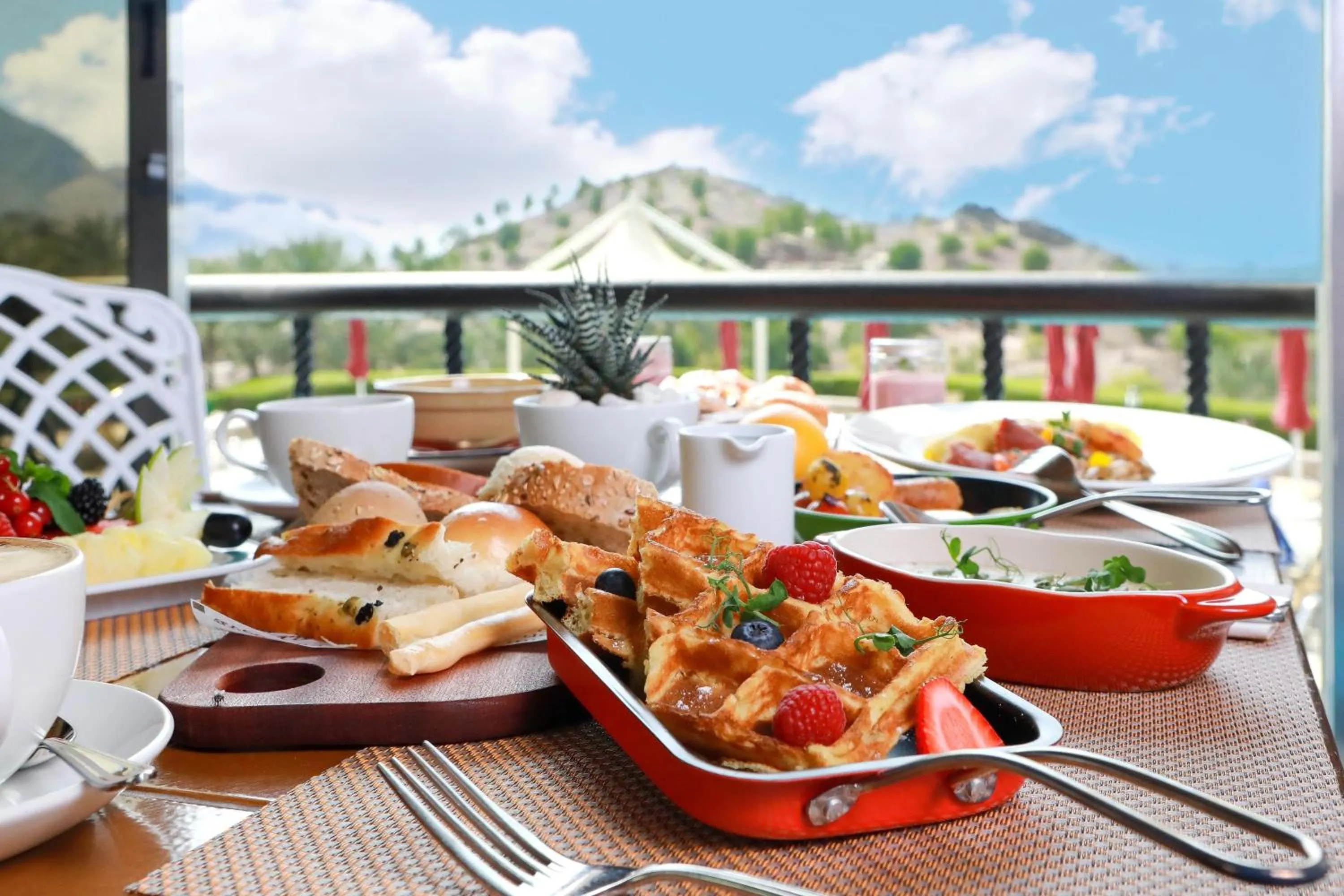 Restaurant/places to eat in JA Hatta Fort Hotel