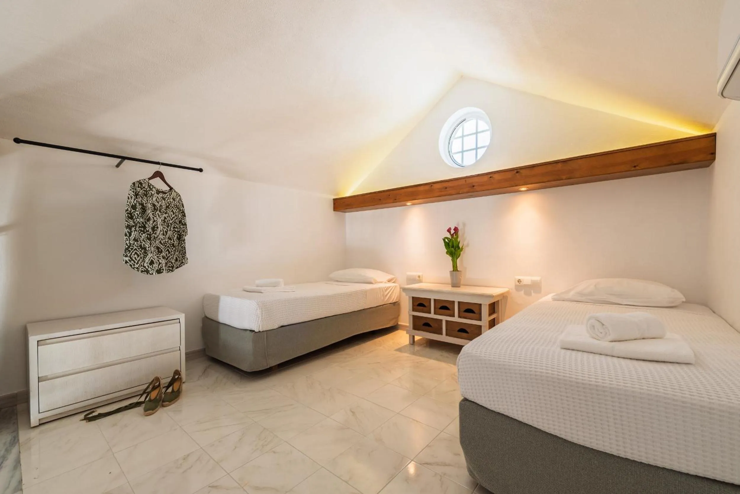 Bed in Lindos View Hotel