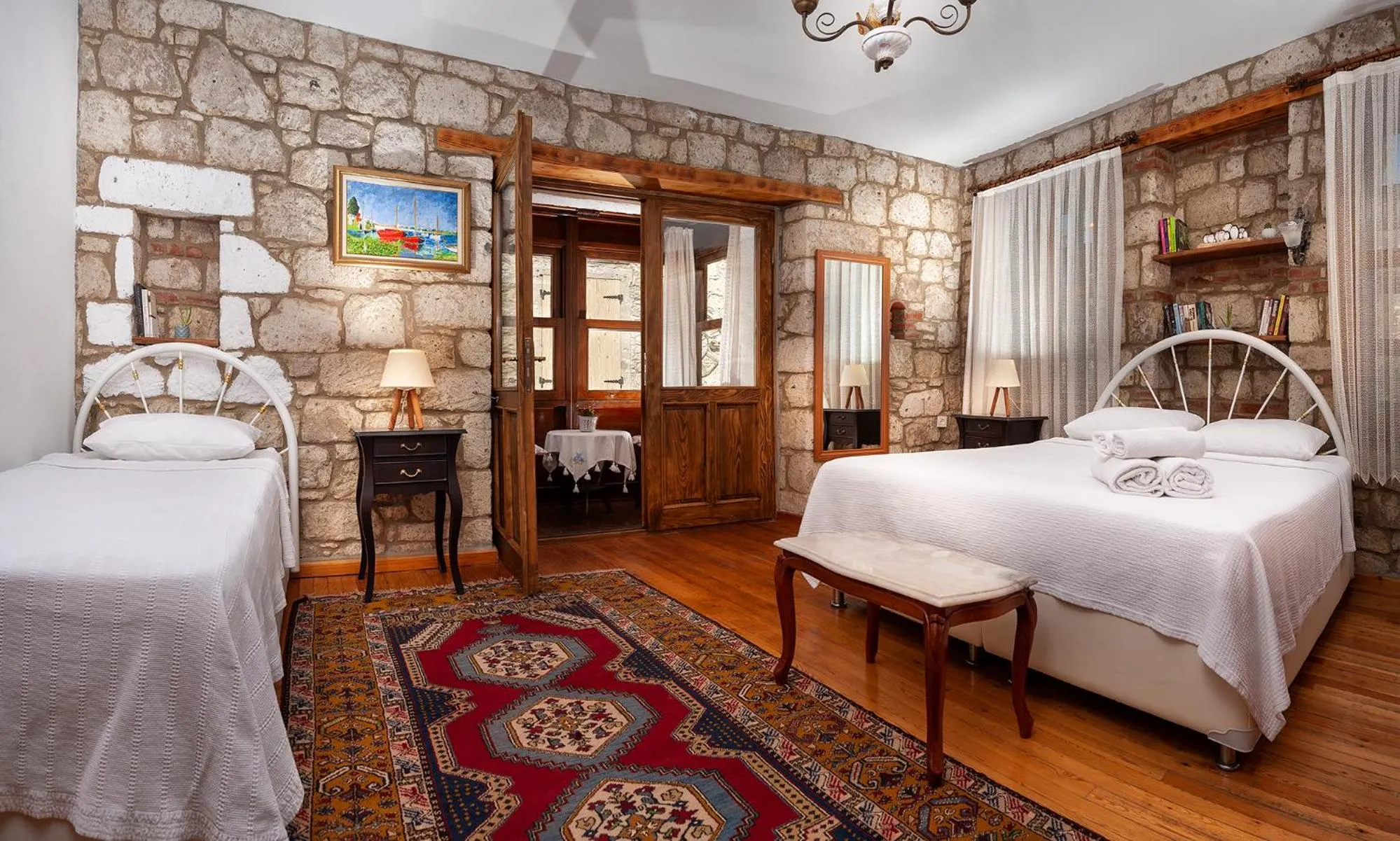 Photo of the whole room, Bed in Flores Hotel Alaçatı