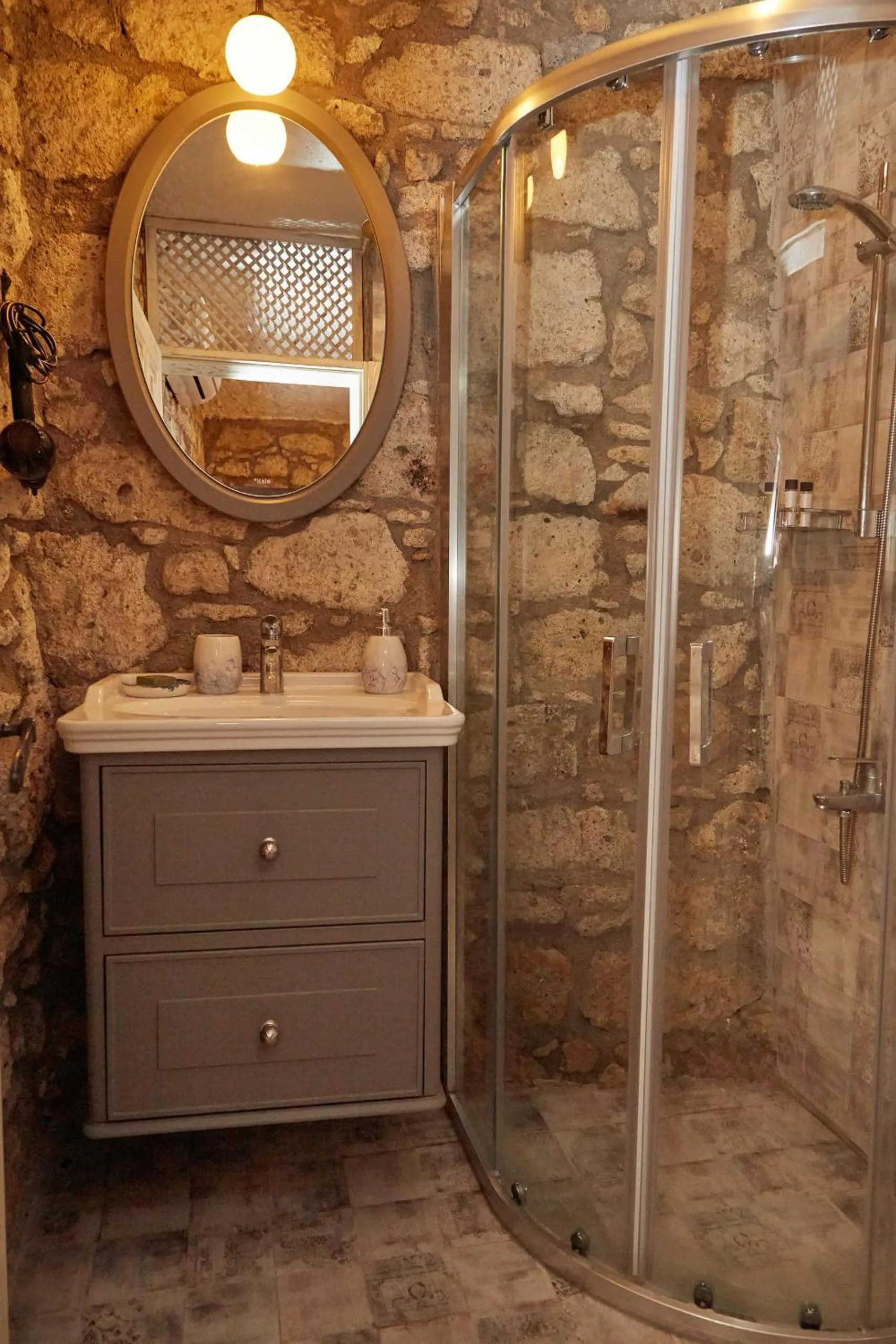 Shower in Morisi Avlu