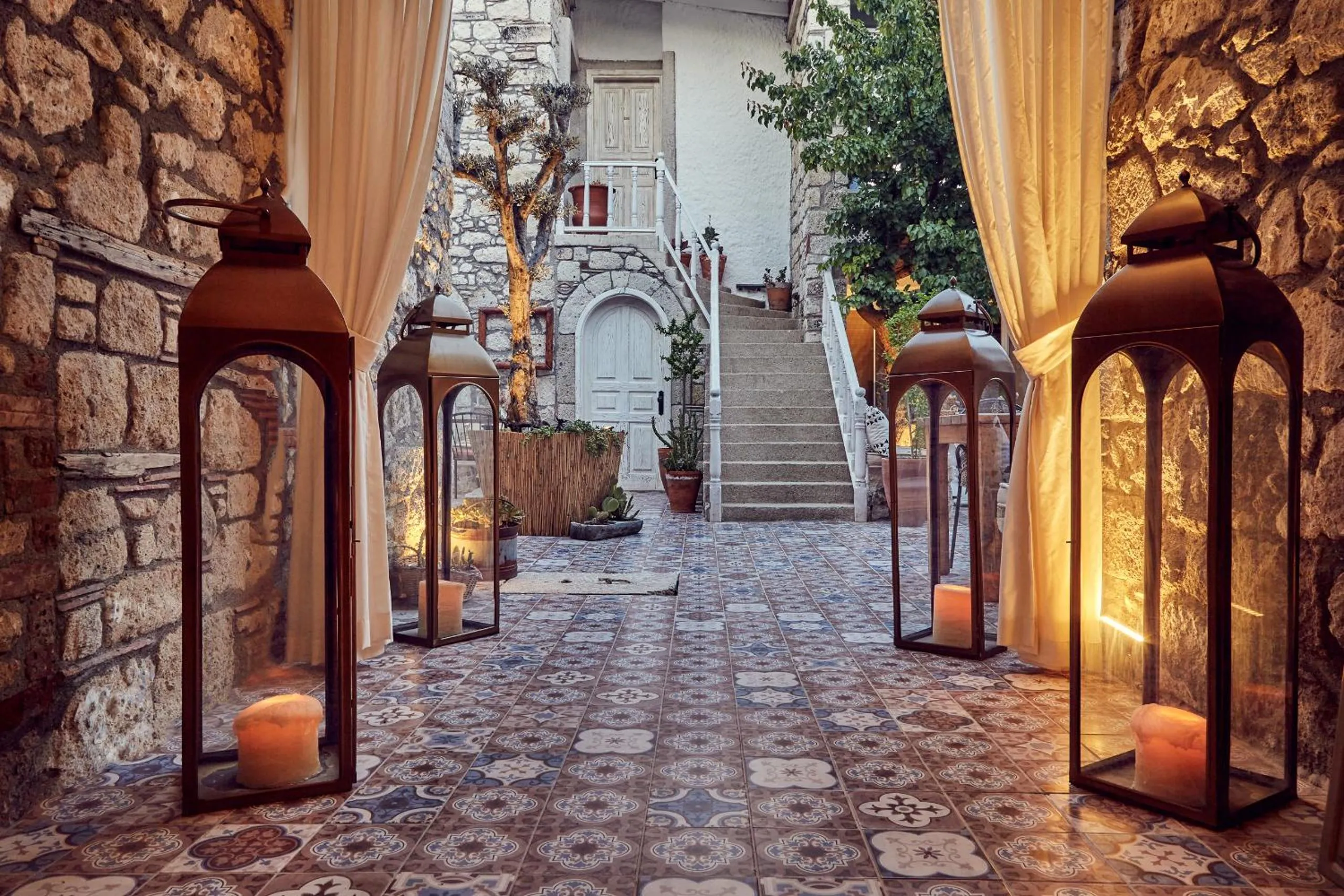 Facade/entrance in Morisi Avlu