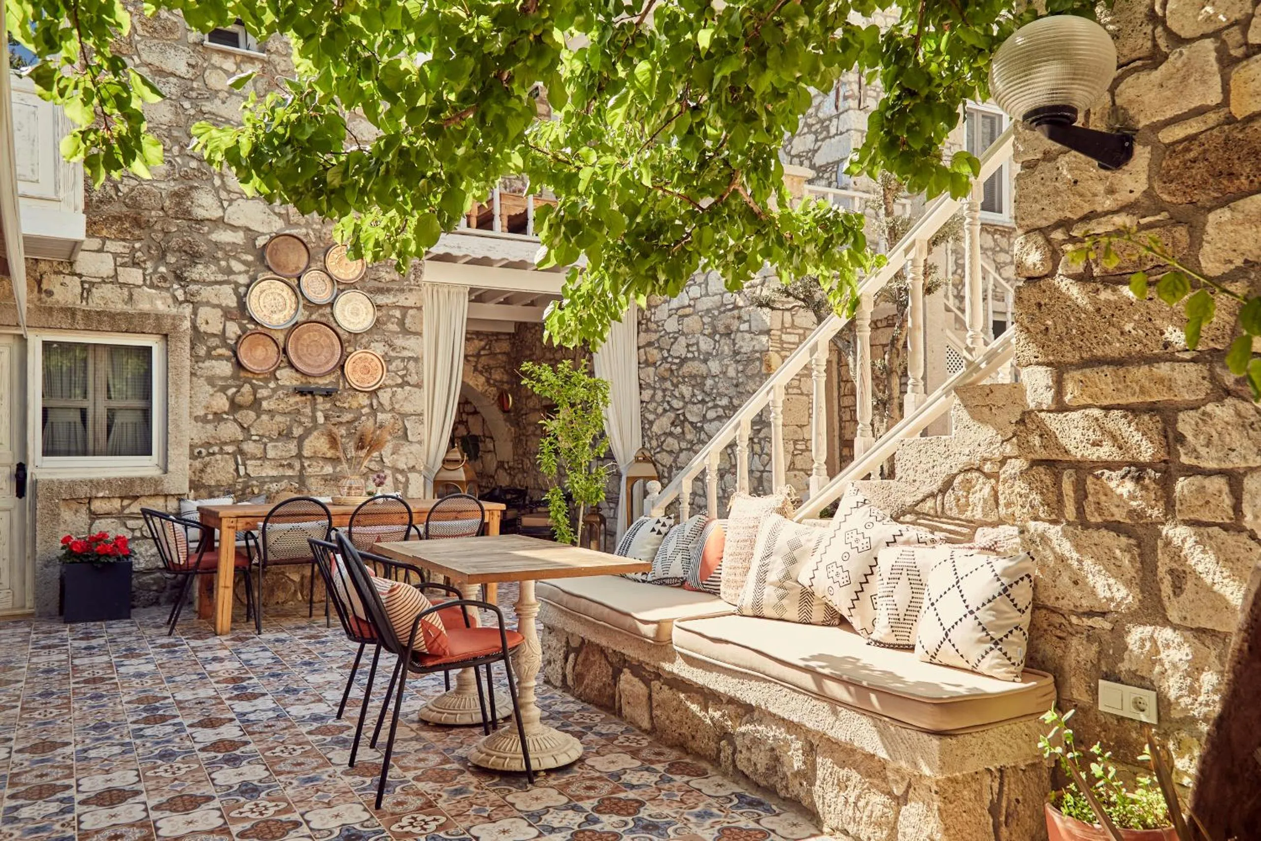 Property building in Morisi Avlu