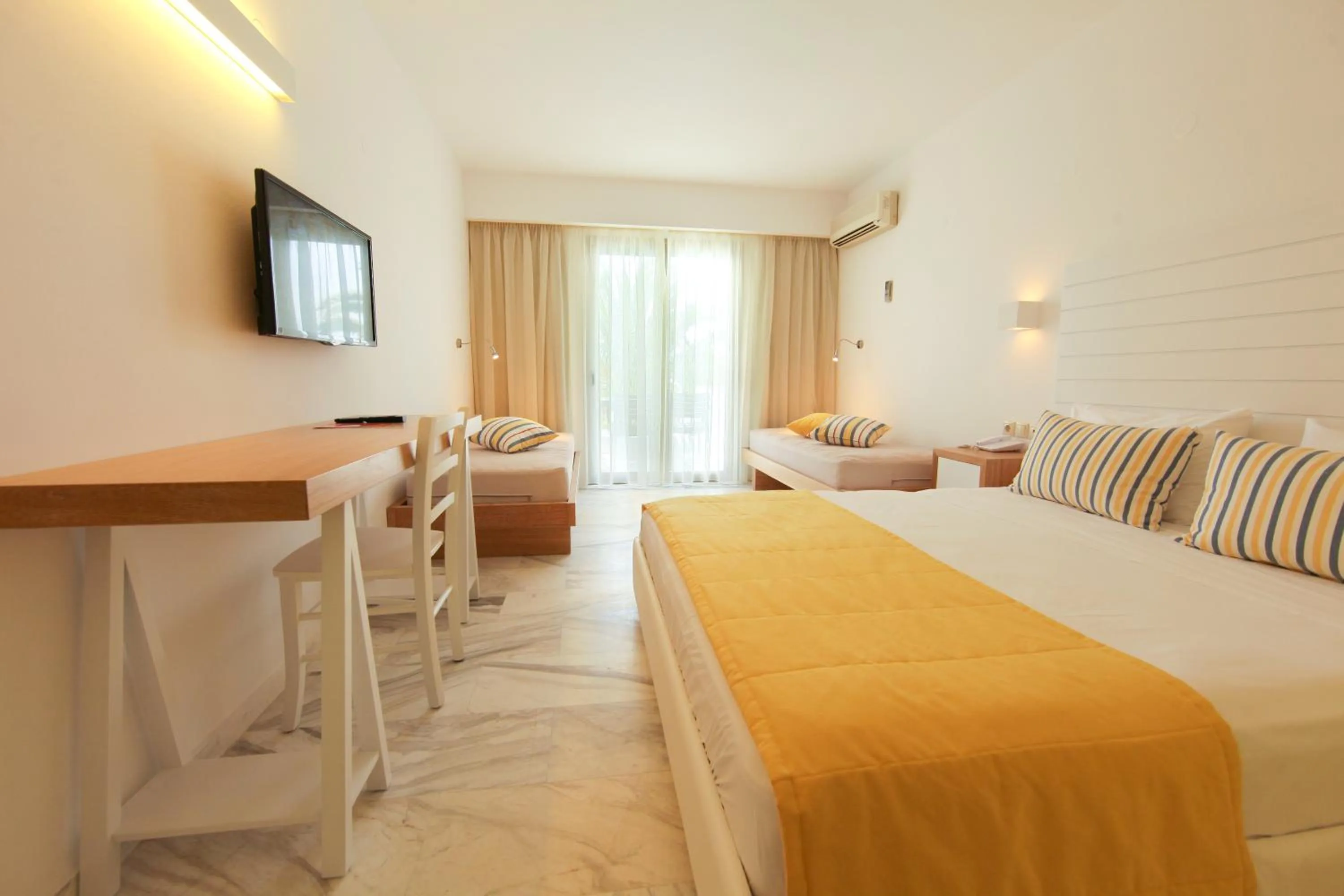 Photo of the whole room, Bed in Sol Marina Beach Crete