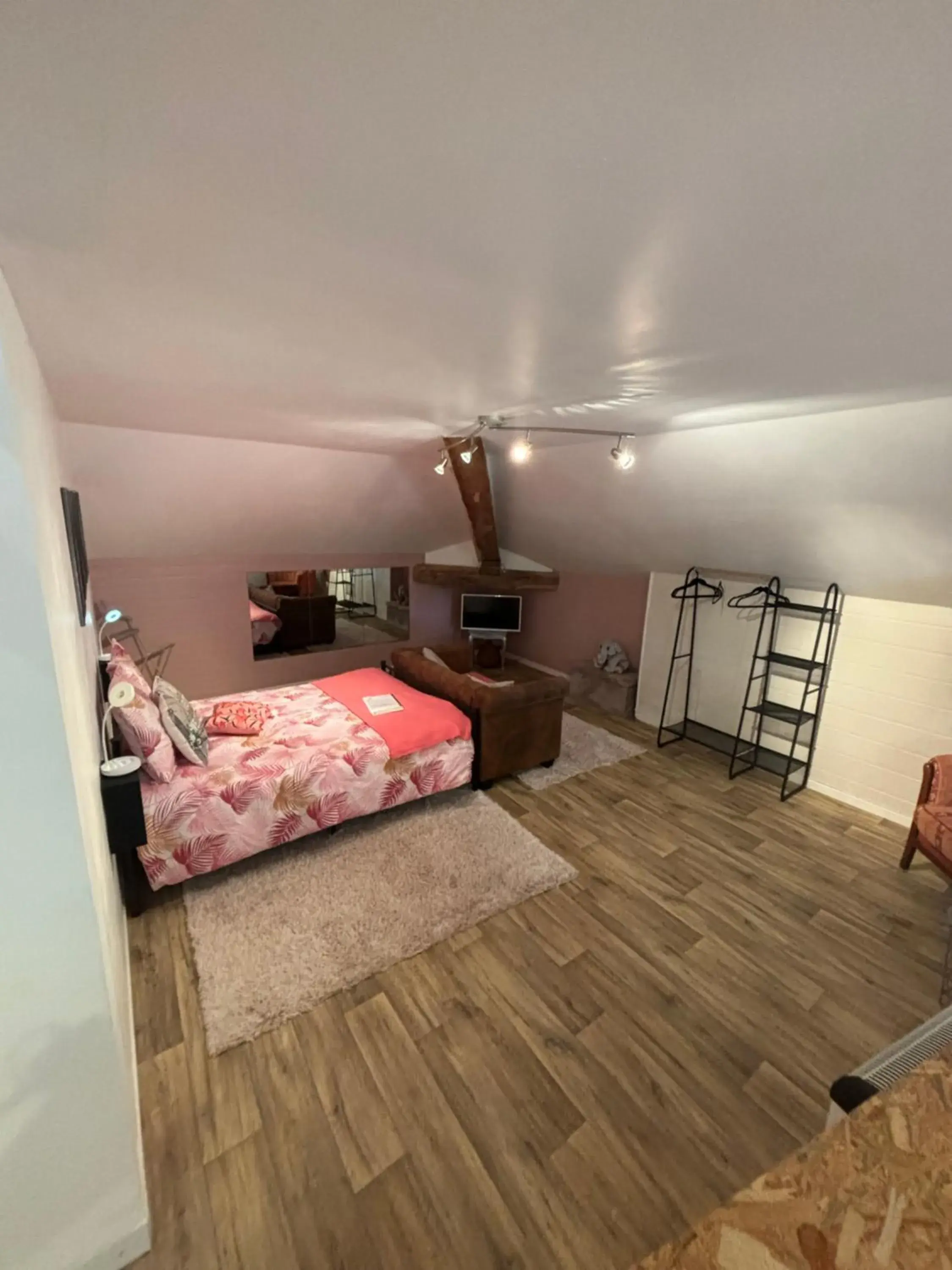 Large Double Room in Domaine Pierrot Large Double Room in Domaine Pierrot