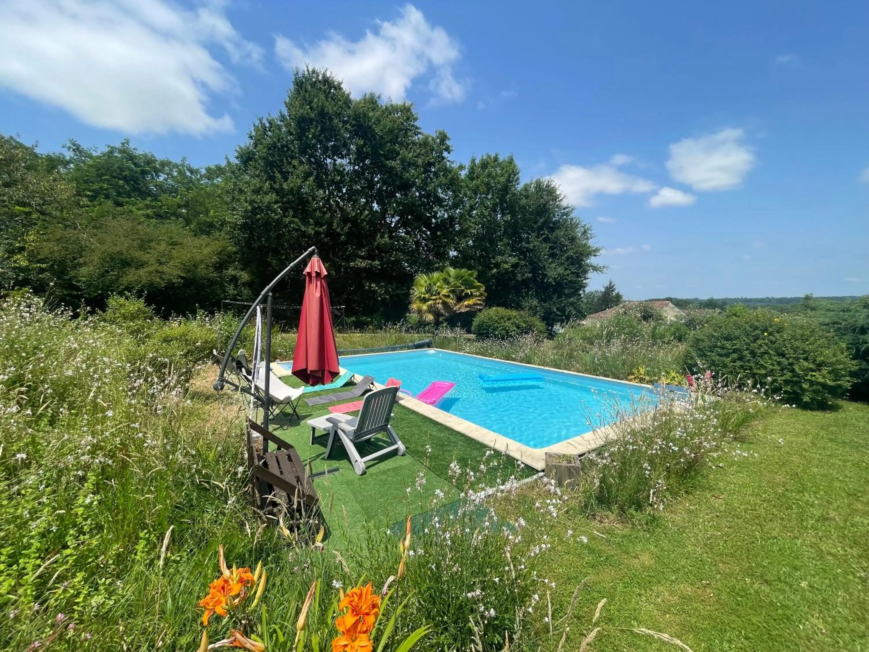 Pool view in Domaine Pierrot