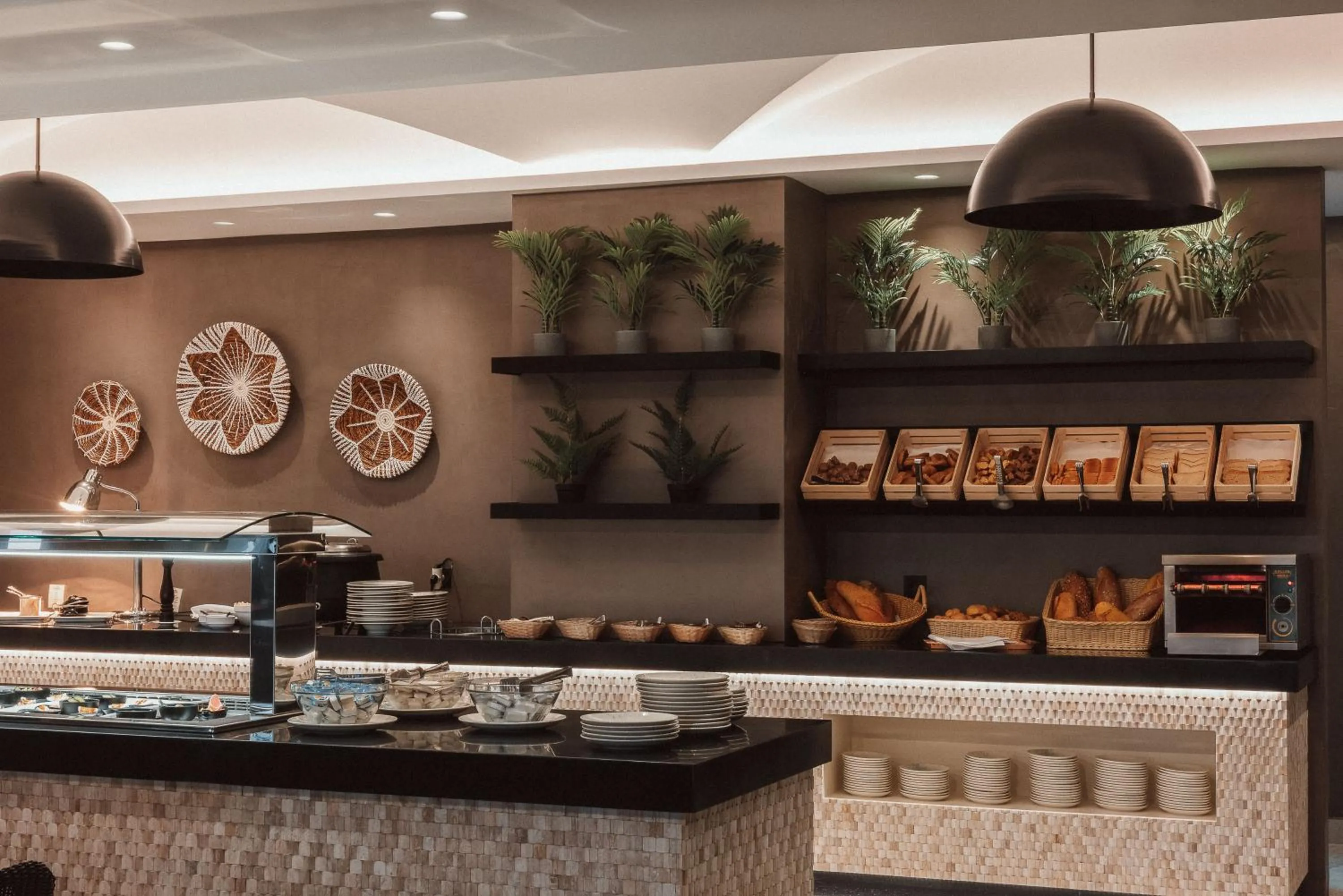 Restaurant/places to eat in Eliros Mare Beachfront Poem Hotel