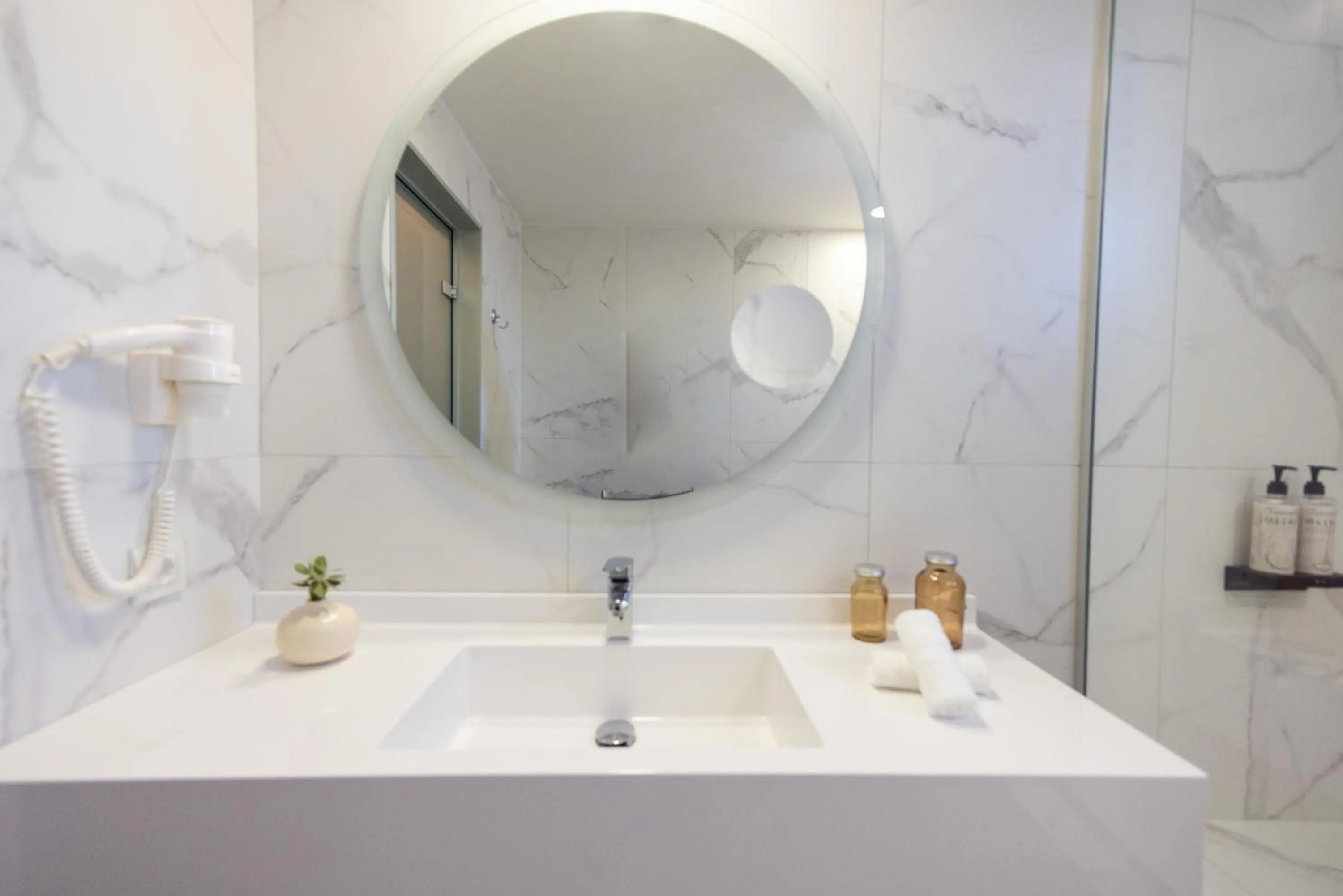 Toilet in Eliros Mare Beachfront Poem Hotel