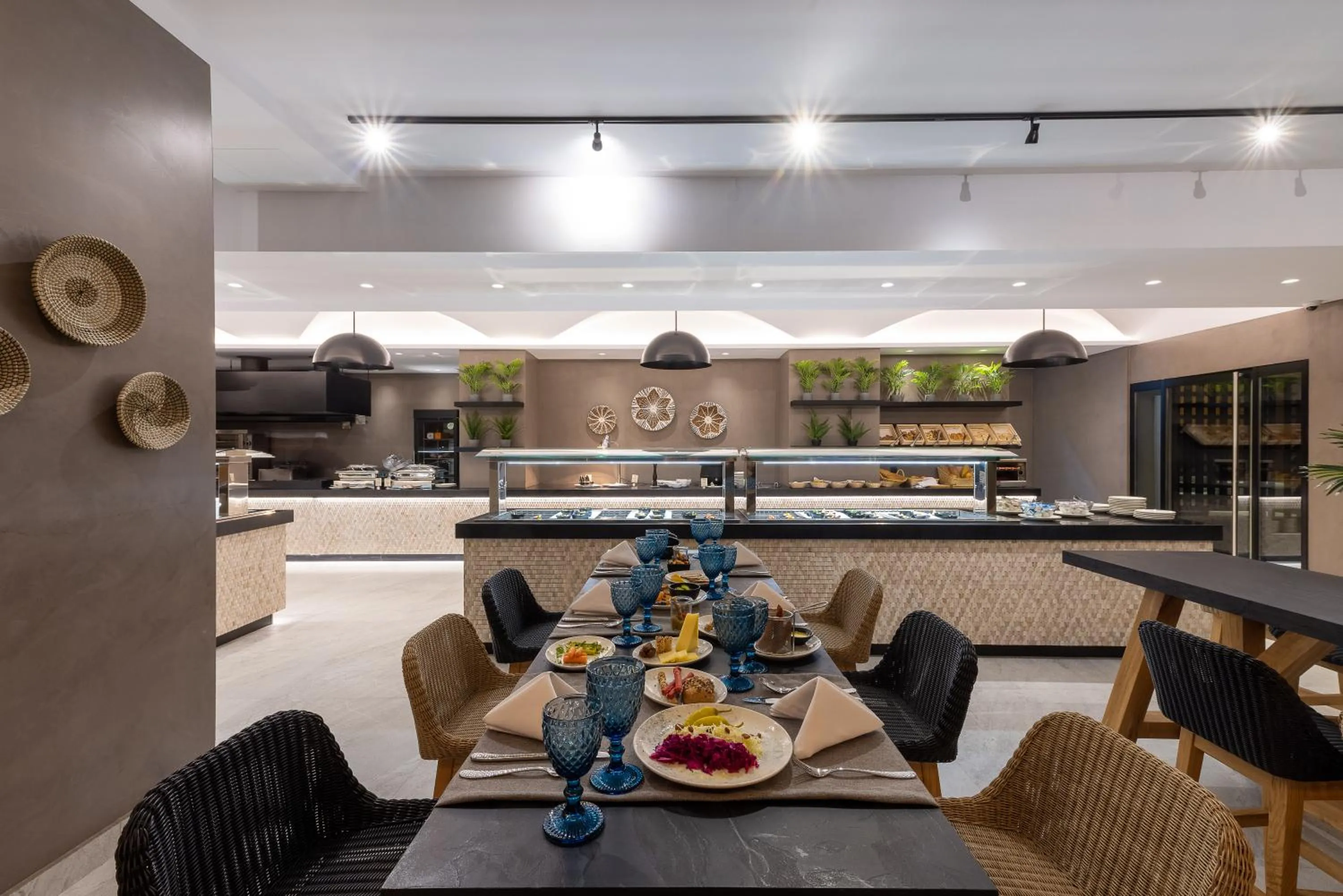 Restaurant/places to eat in Eliros Mare Beachfront Poem Hotel