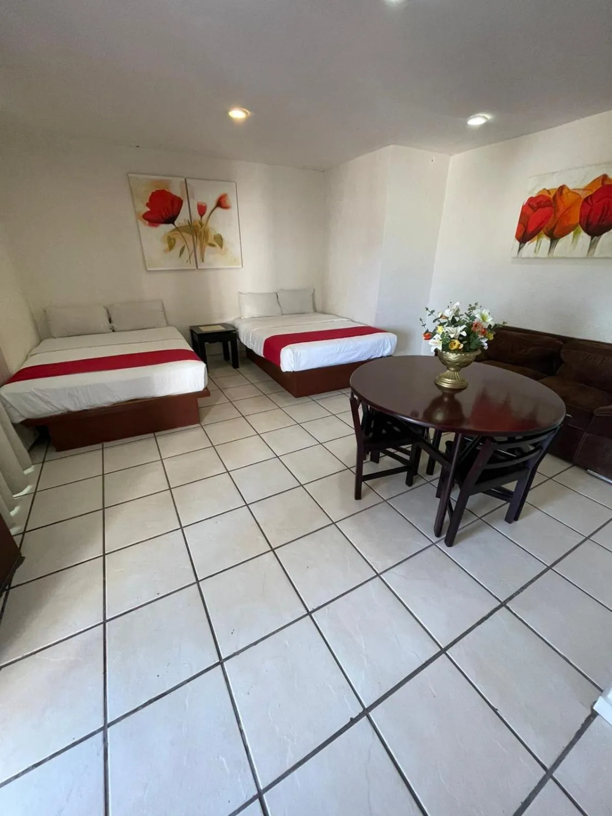 Photo of the whole room, Bed in Hotel Arcos Aeropuerto