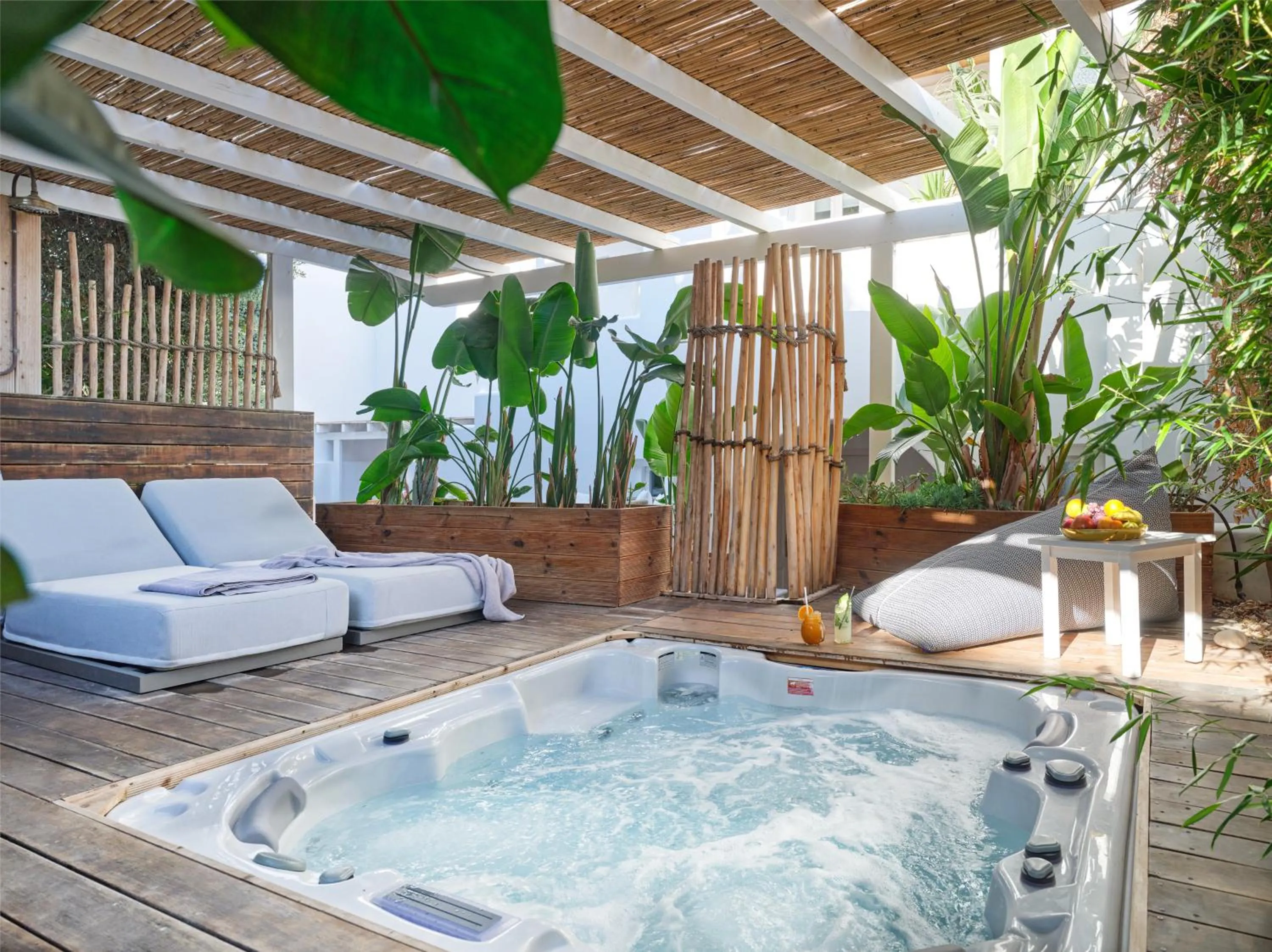 Hot Tub in Stelia Mare Boutique Hotel