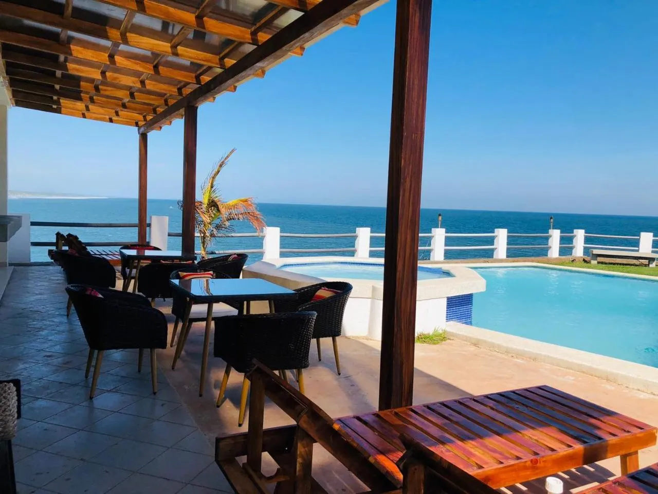 Patio in Paradise Surf Hotel