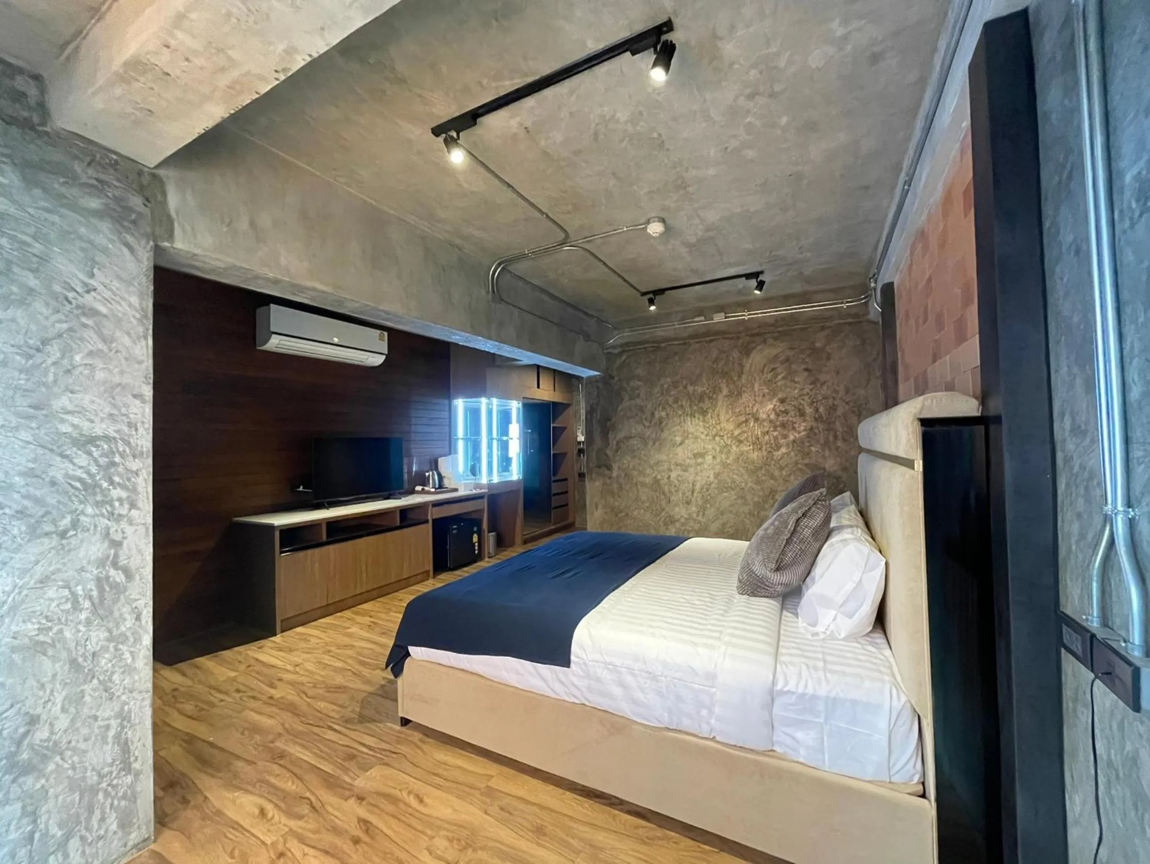 Bed in Loft122 Hotel