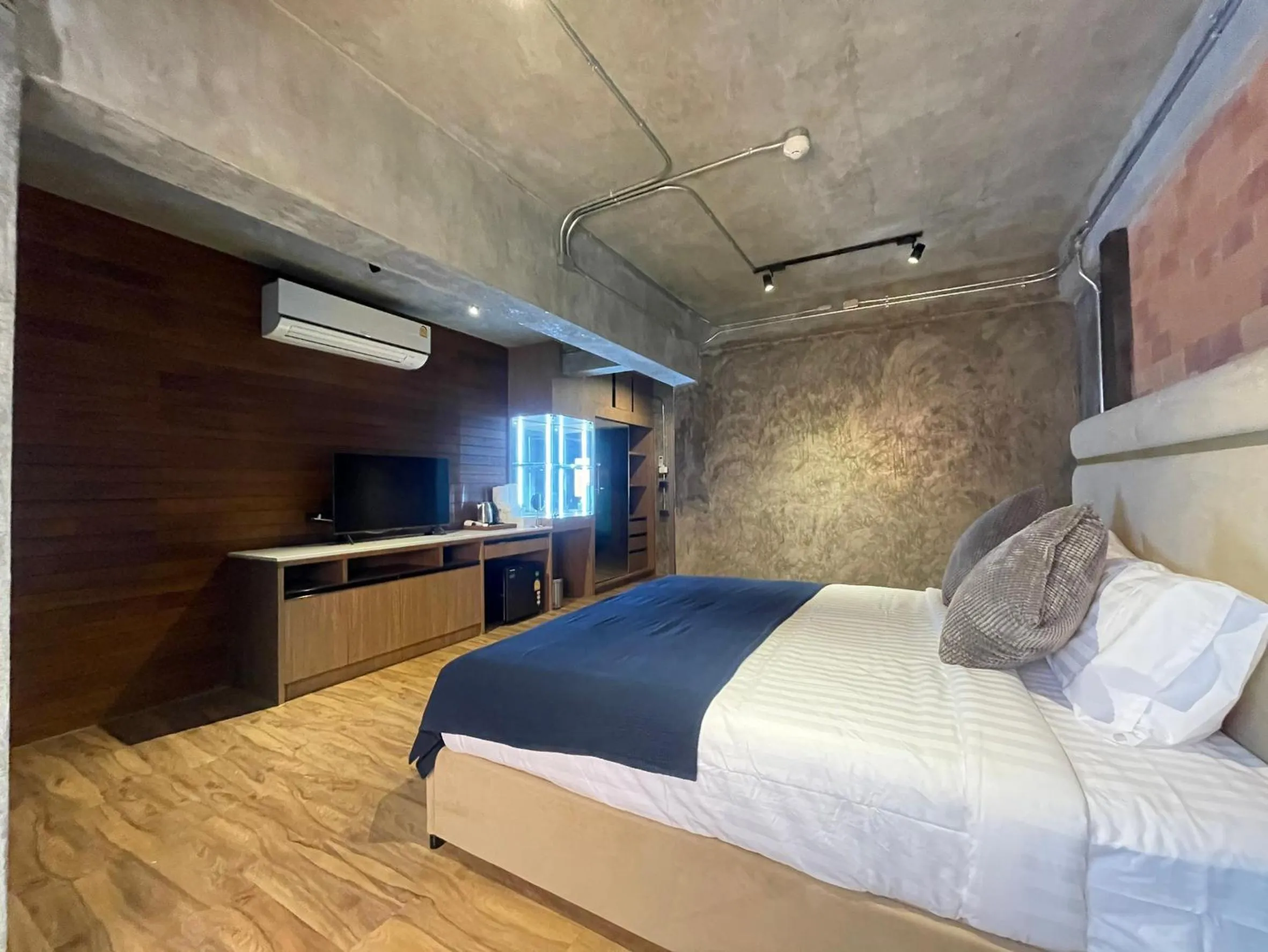 Bed in Loft122 Hotel
