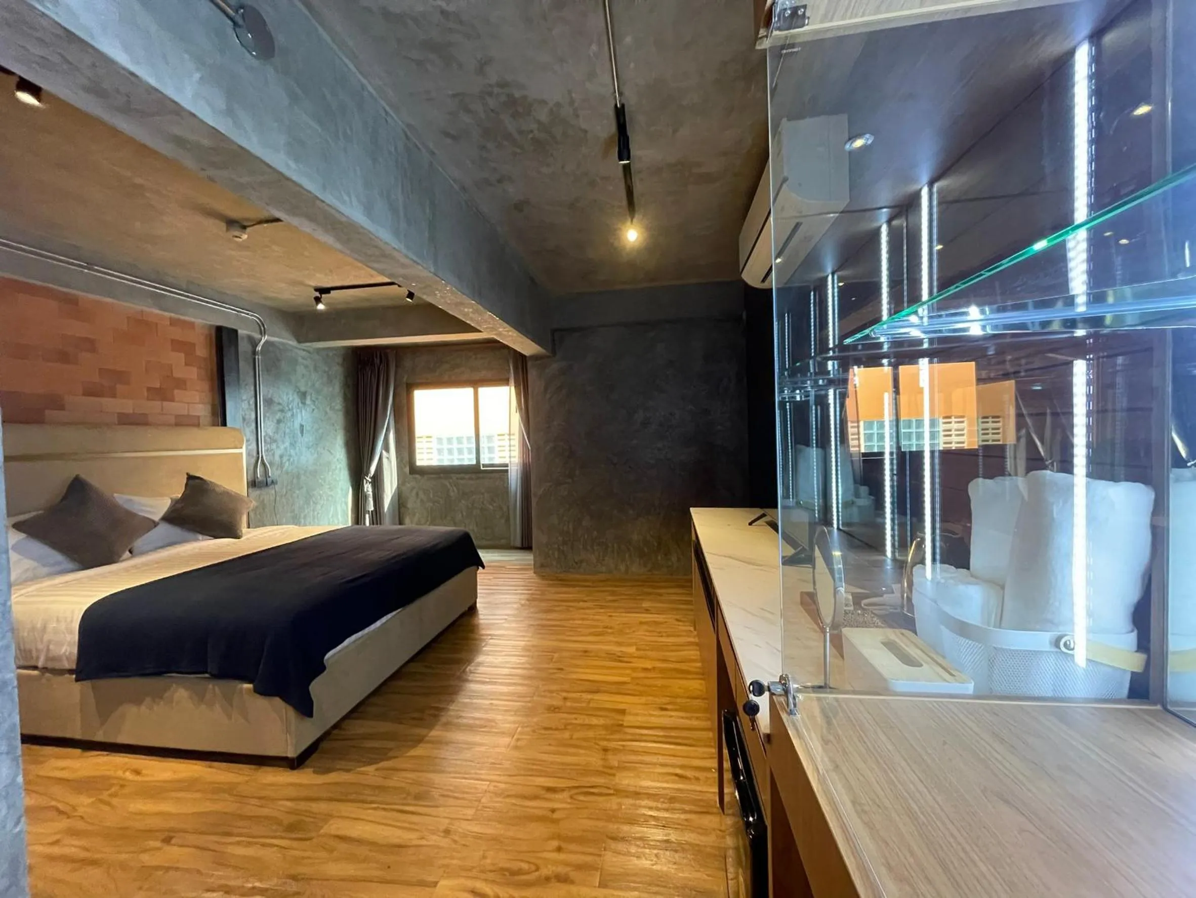 Photo of the whole room, Bed in Loft122 Hotel