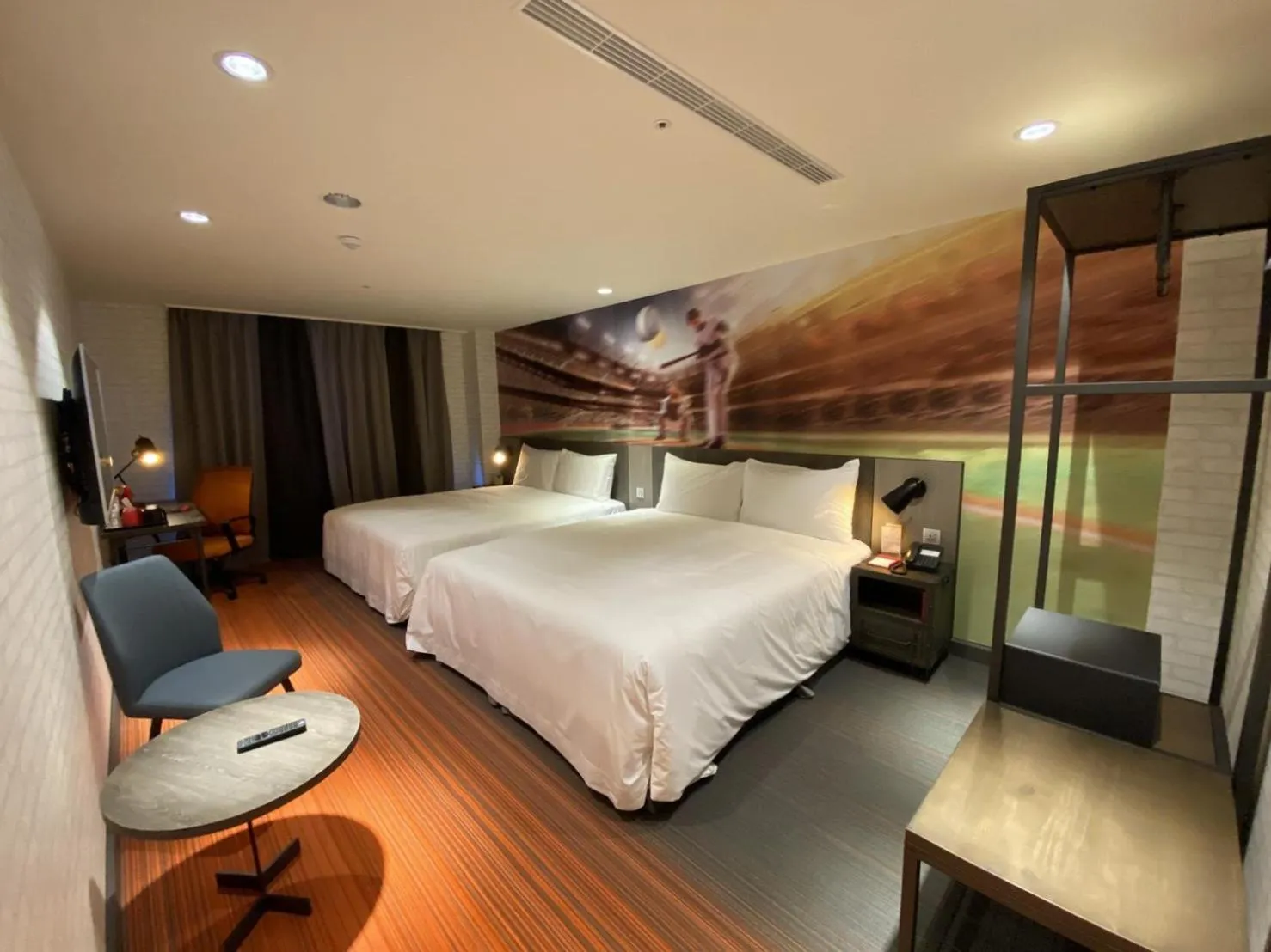 Photo of the whole room, Bed in T11、T12 Hotel