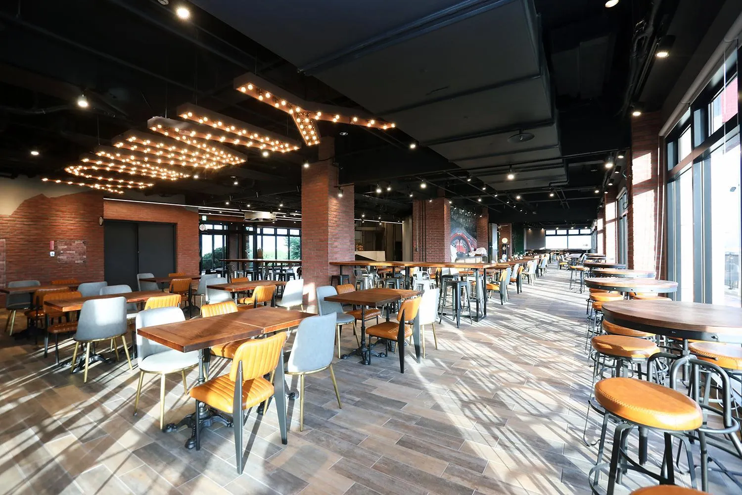 Restaurant/places to eat in T11、T12 Hotel