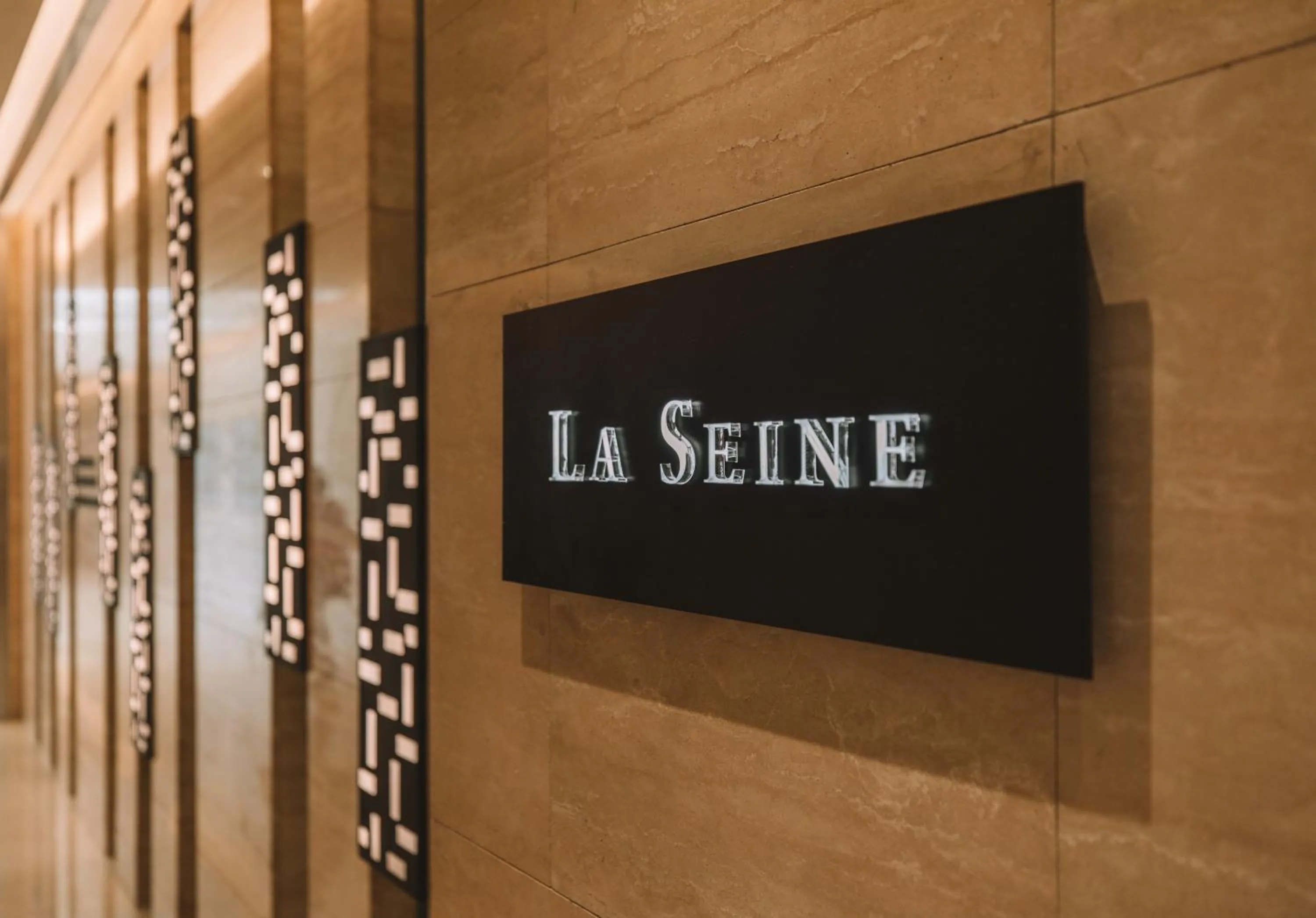 Restaurant/places to eat in LOTTE Hotel Serviced Apartment