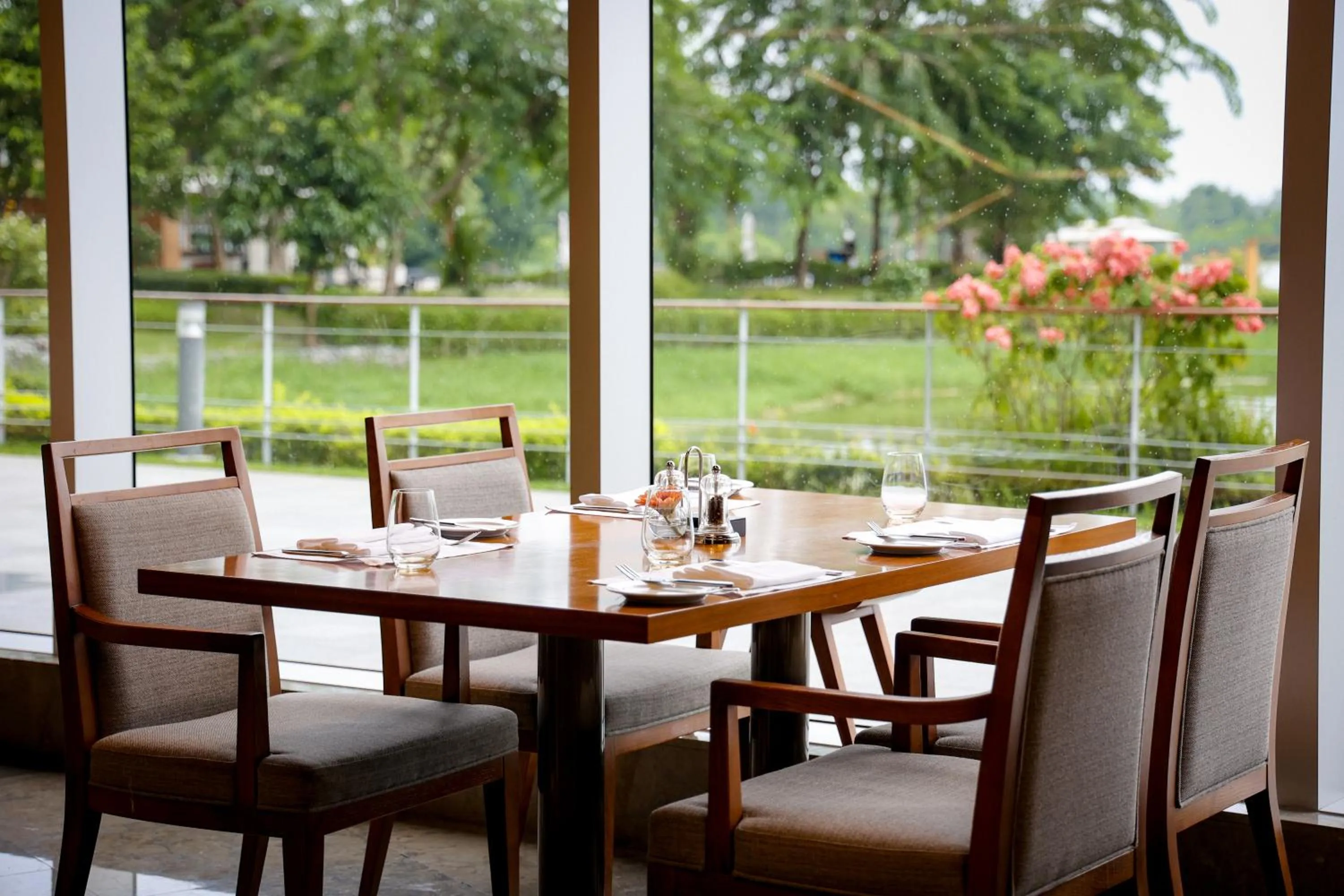 Restaurant/places to eat in LOTTE Hotel Serviced Apartment