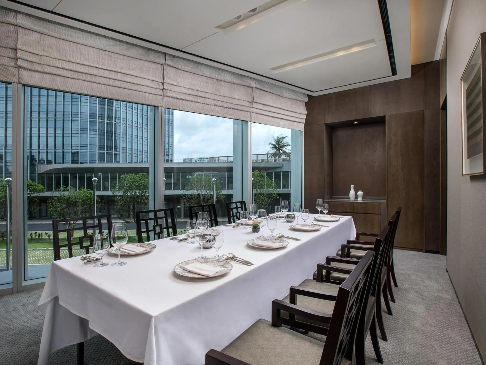 Restaurant/places to eat in LOTTE Hotel Serviced Apartment