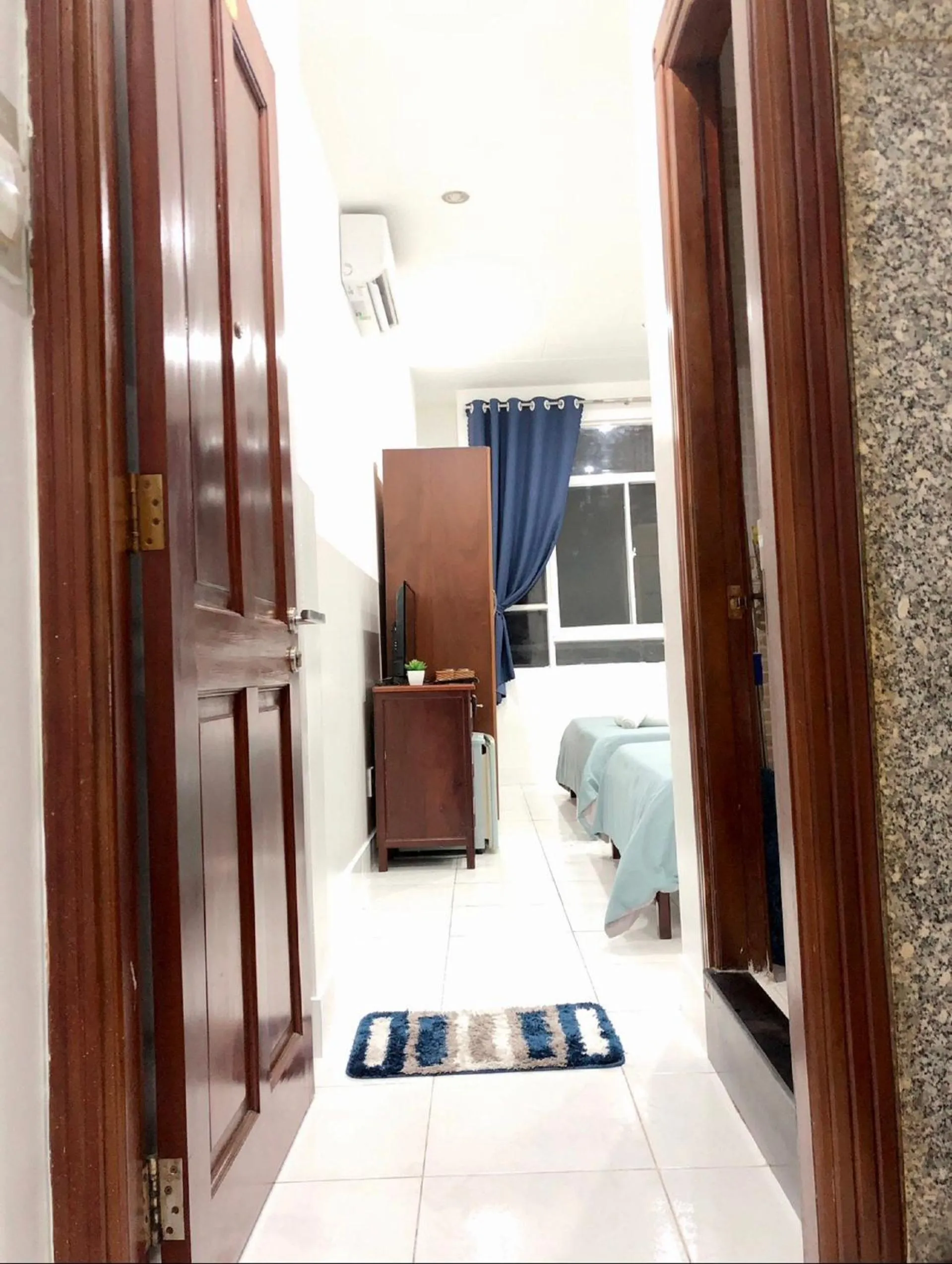 SaiGon CoZy Hotel "241 Pham Ngu Lao Street''