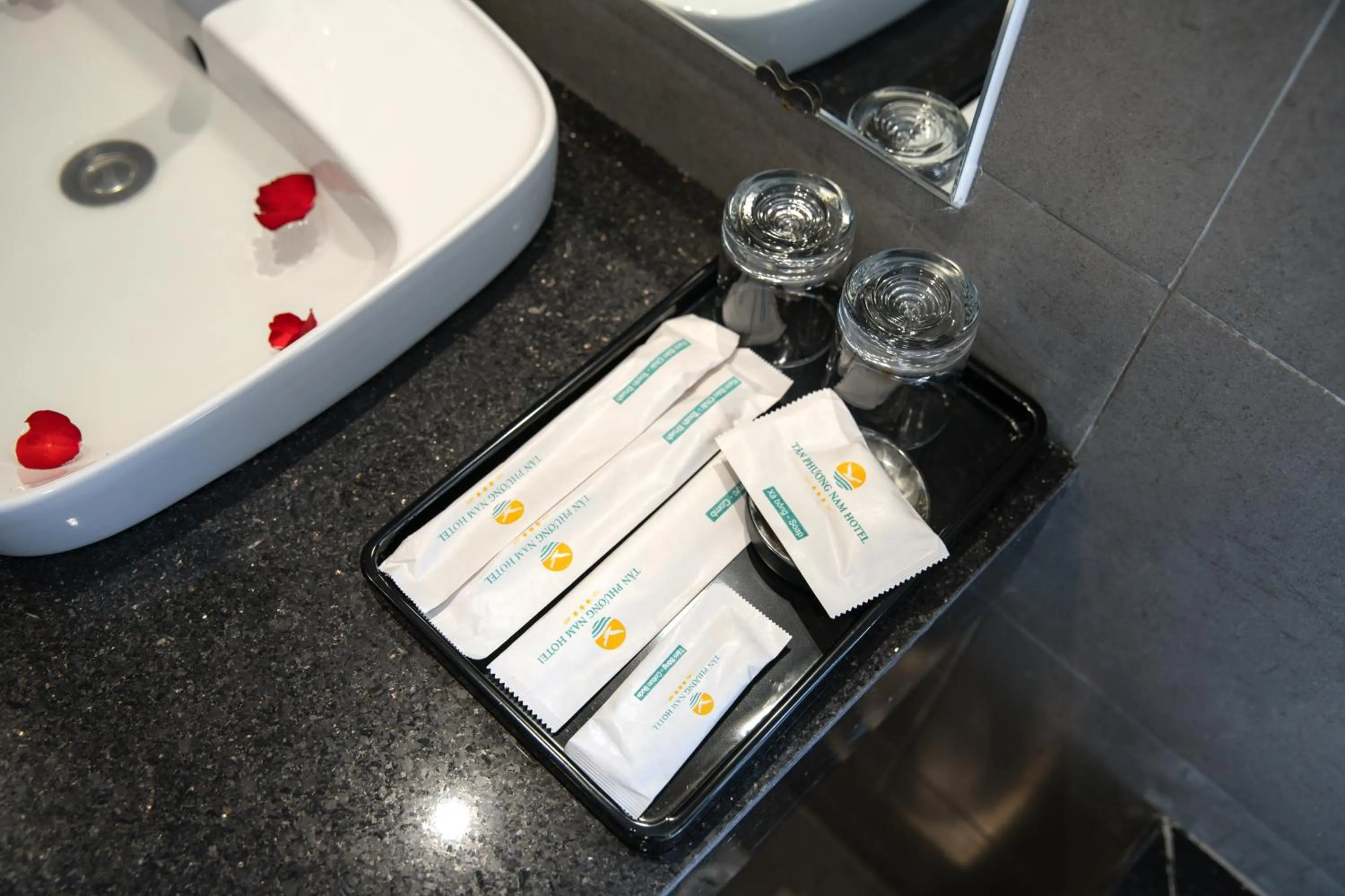 Toilet in Tan Phuong Nam Hotel & Apartment