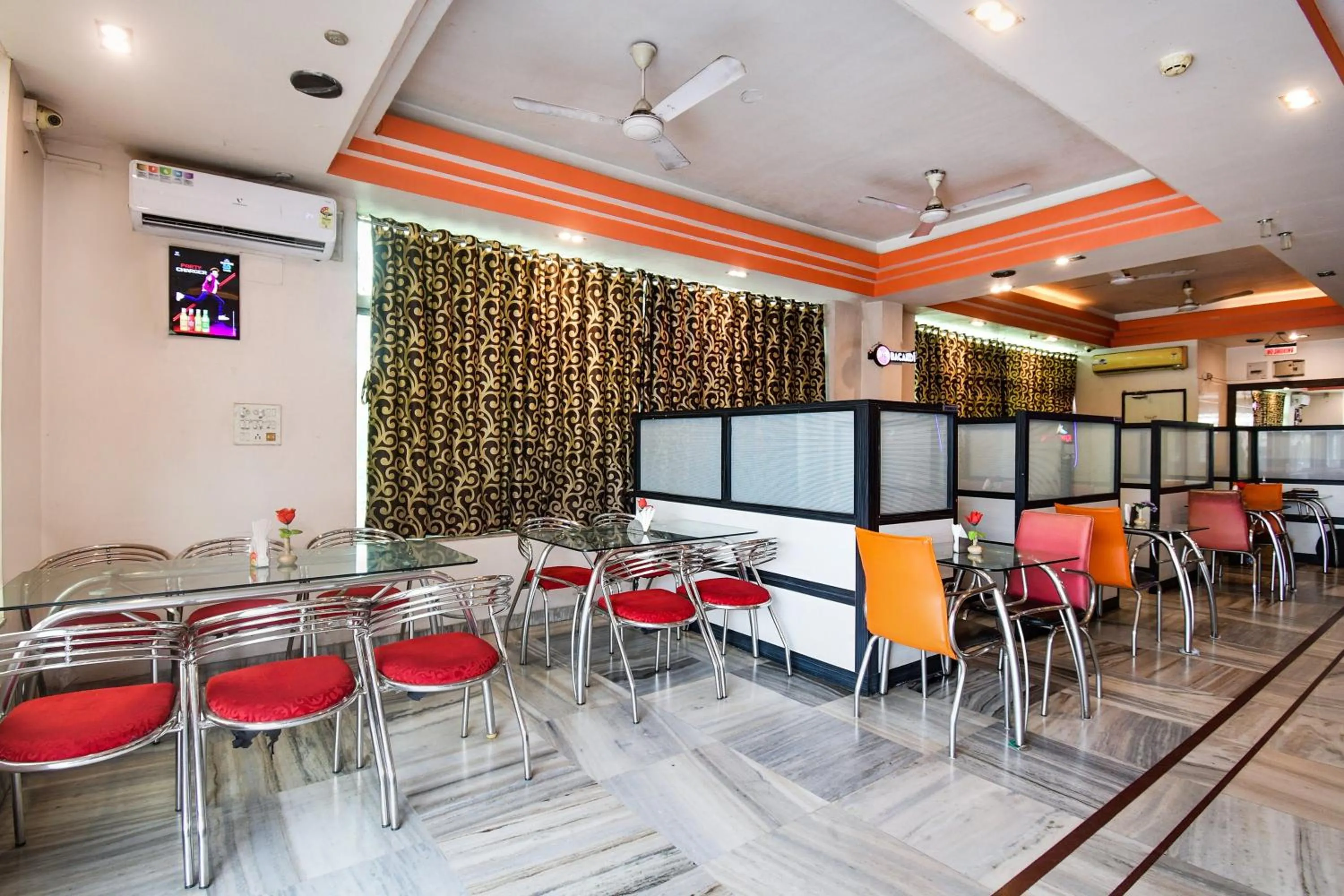 Restaurant/places to eat in Hotel O New Tulip Santragachi Junction