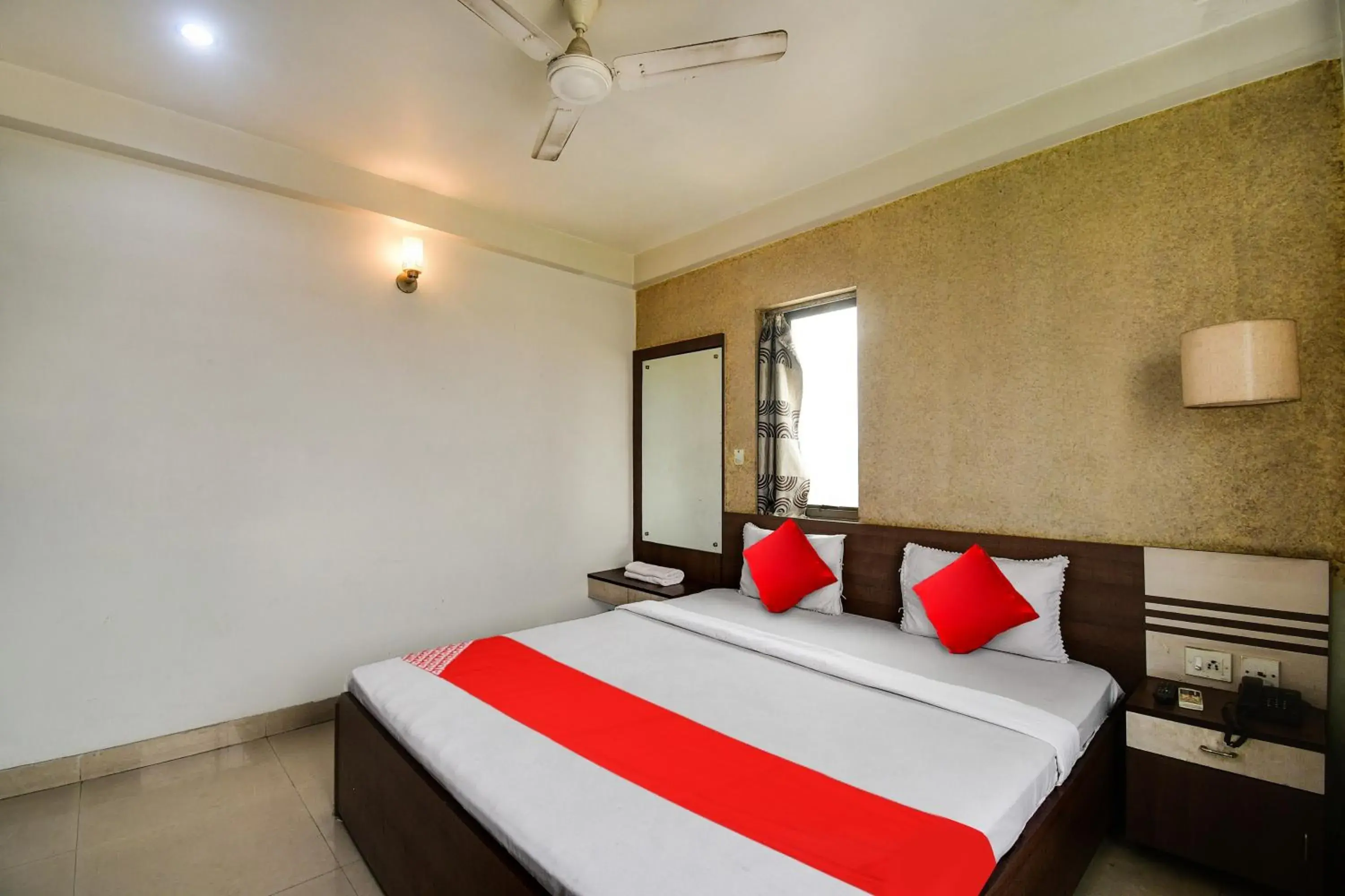 Standard Double Room - single occupancy in Hotel O New Tulip Santragachi Junction Standard Double Room - single occupancy in Hotel O New Tulip Santragachi Junction