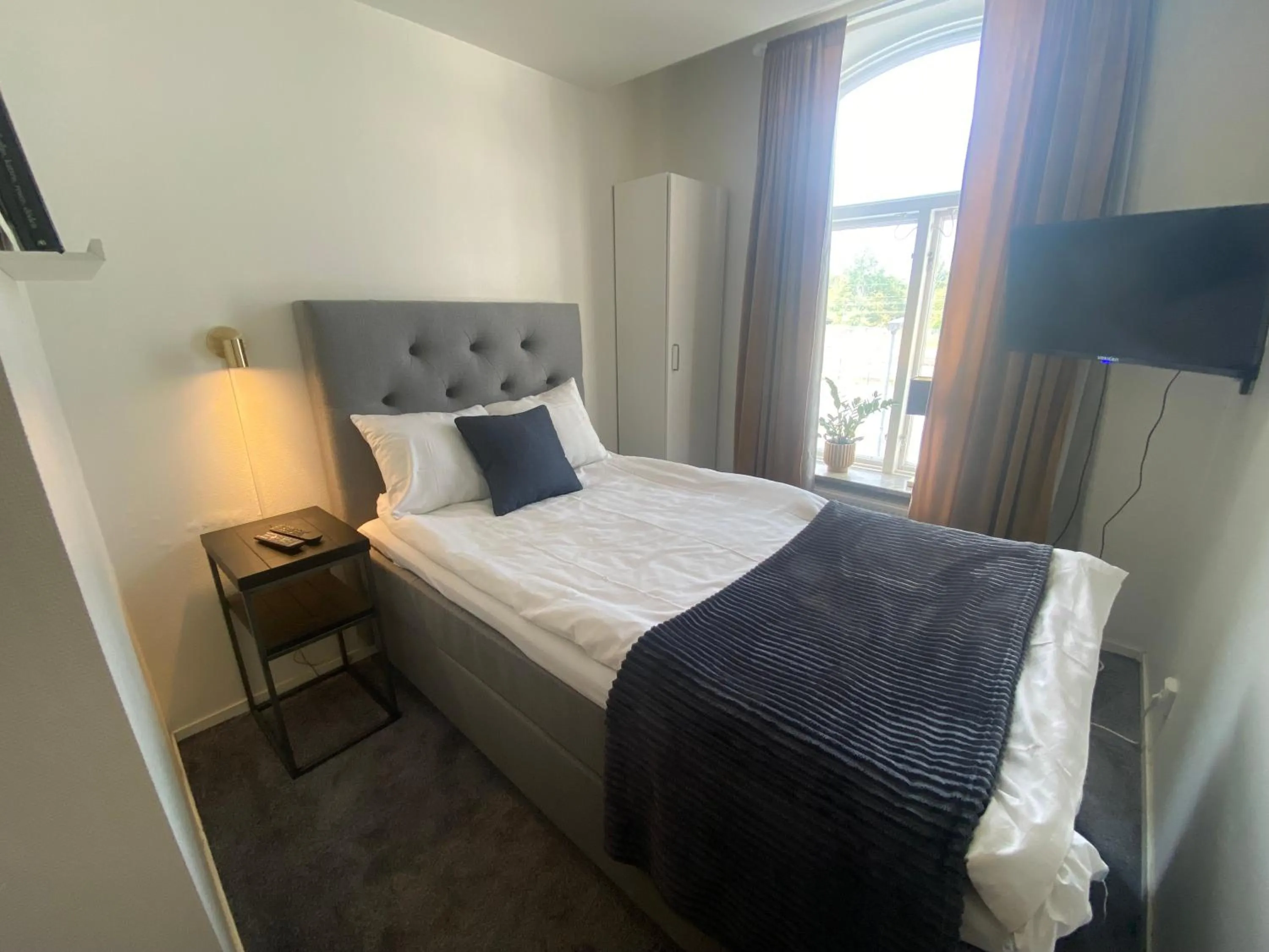 Photo of the whole room, Bed in Frövi hotell