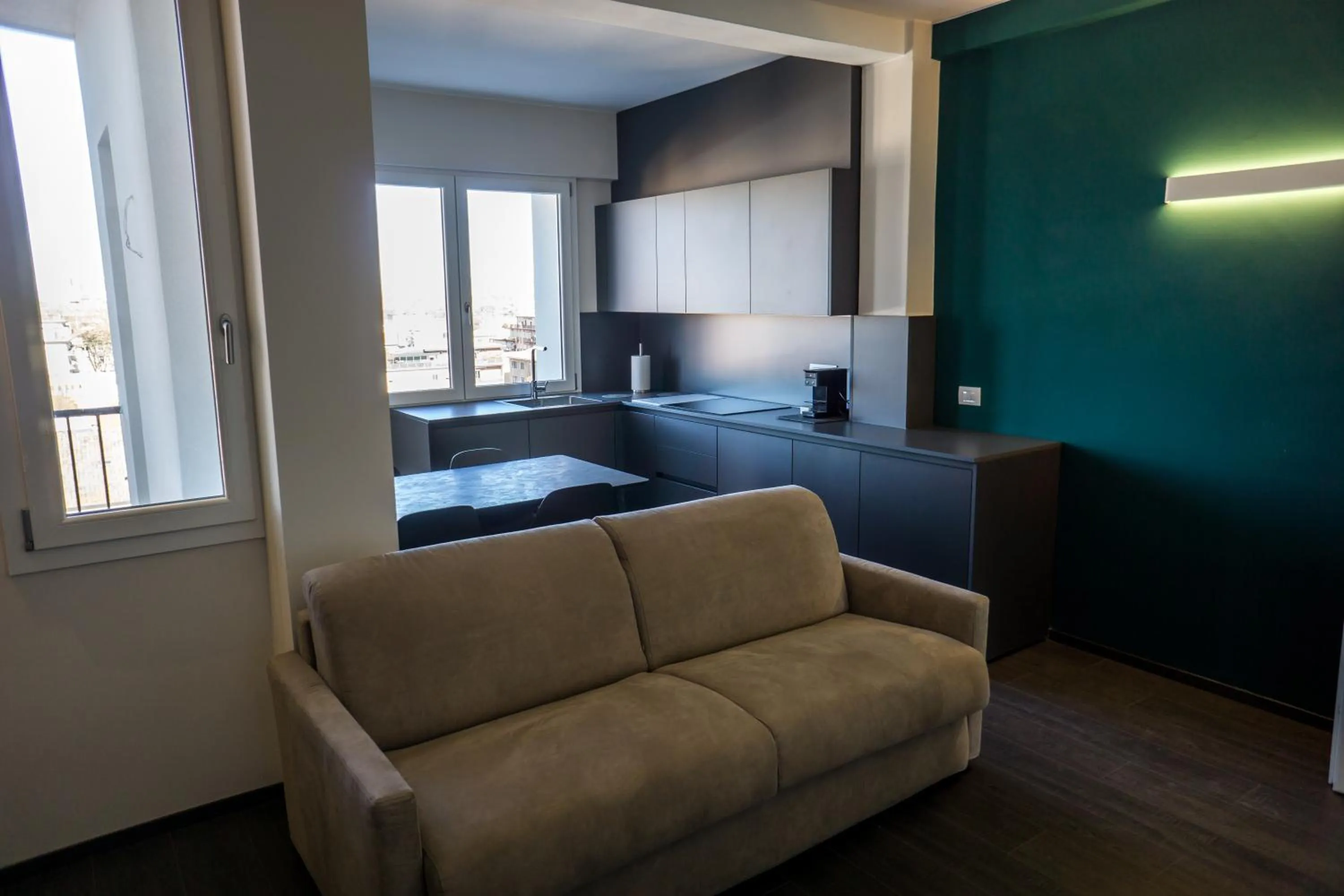 Property building in Venice Terminal Apartments & Suites