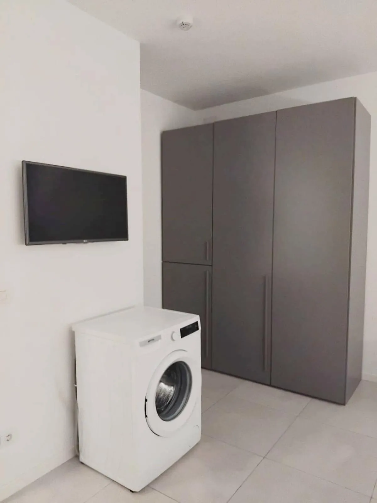 Venice Terminal Apartments & Suites