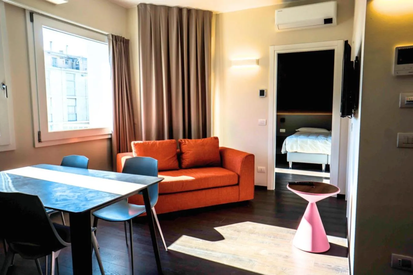 Bed in Venice Terminal Apartments & Suites