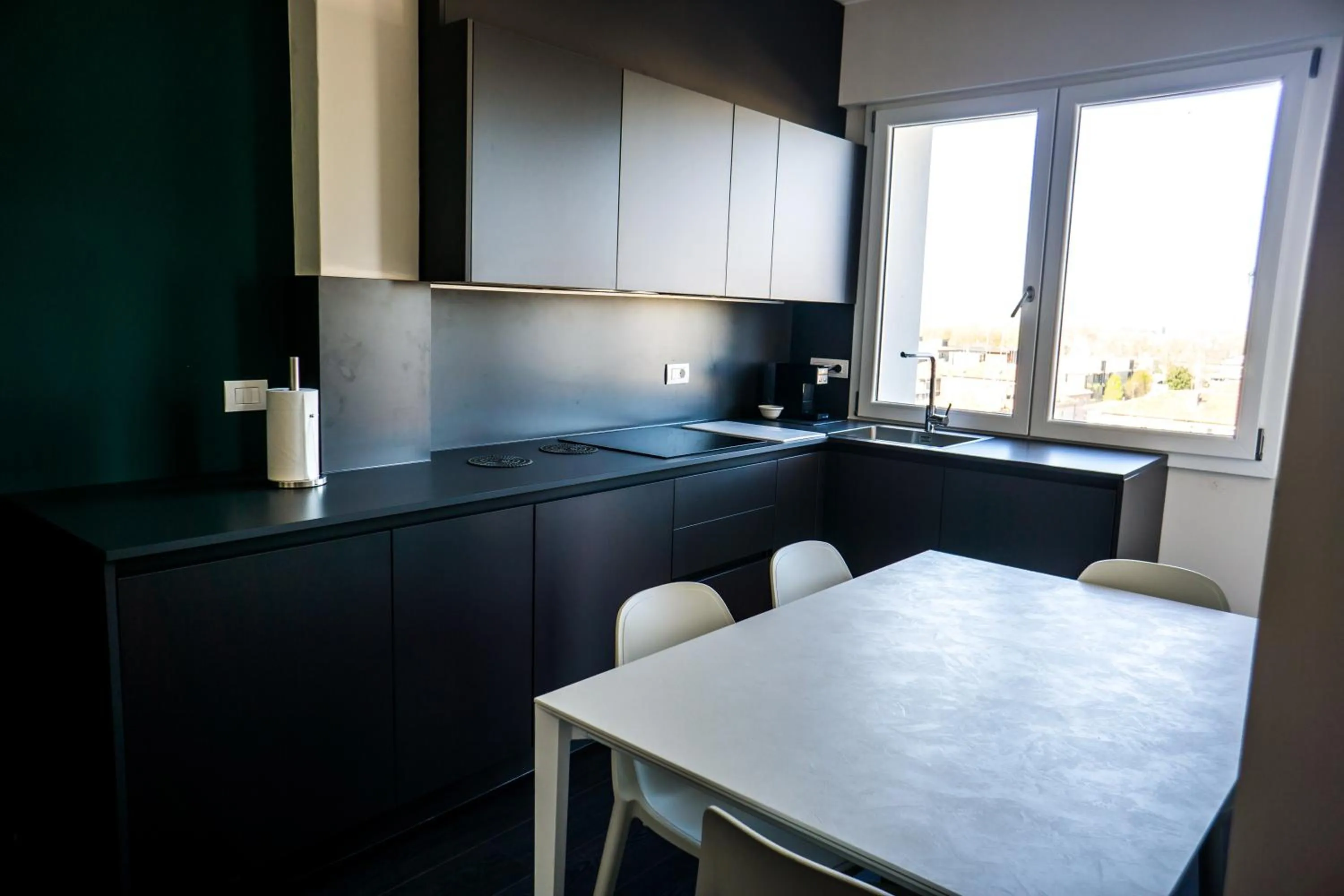Kitchen or kitchenette in Venice Terminal Apartments & Suites