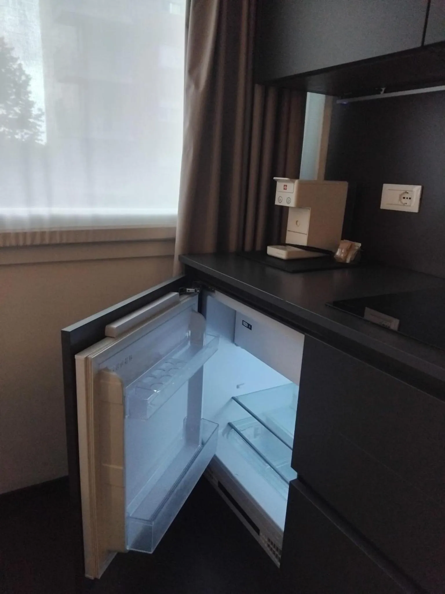 Kitchen or kitchenette in Venice Terminal Apartments & Suites