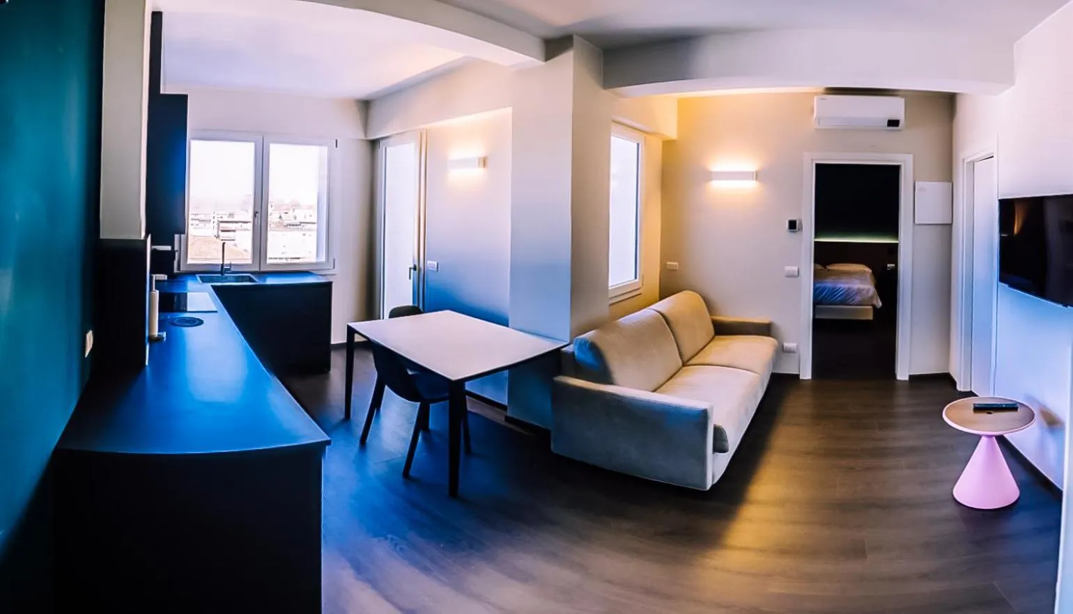 Bed in Venice Terminal Apartments & Suites