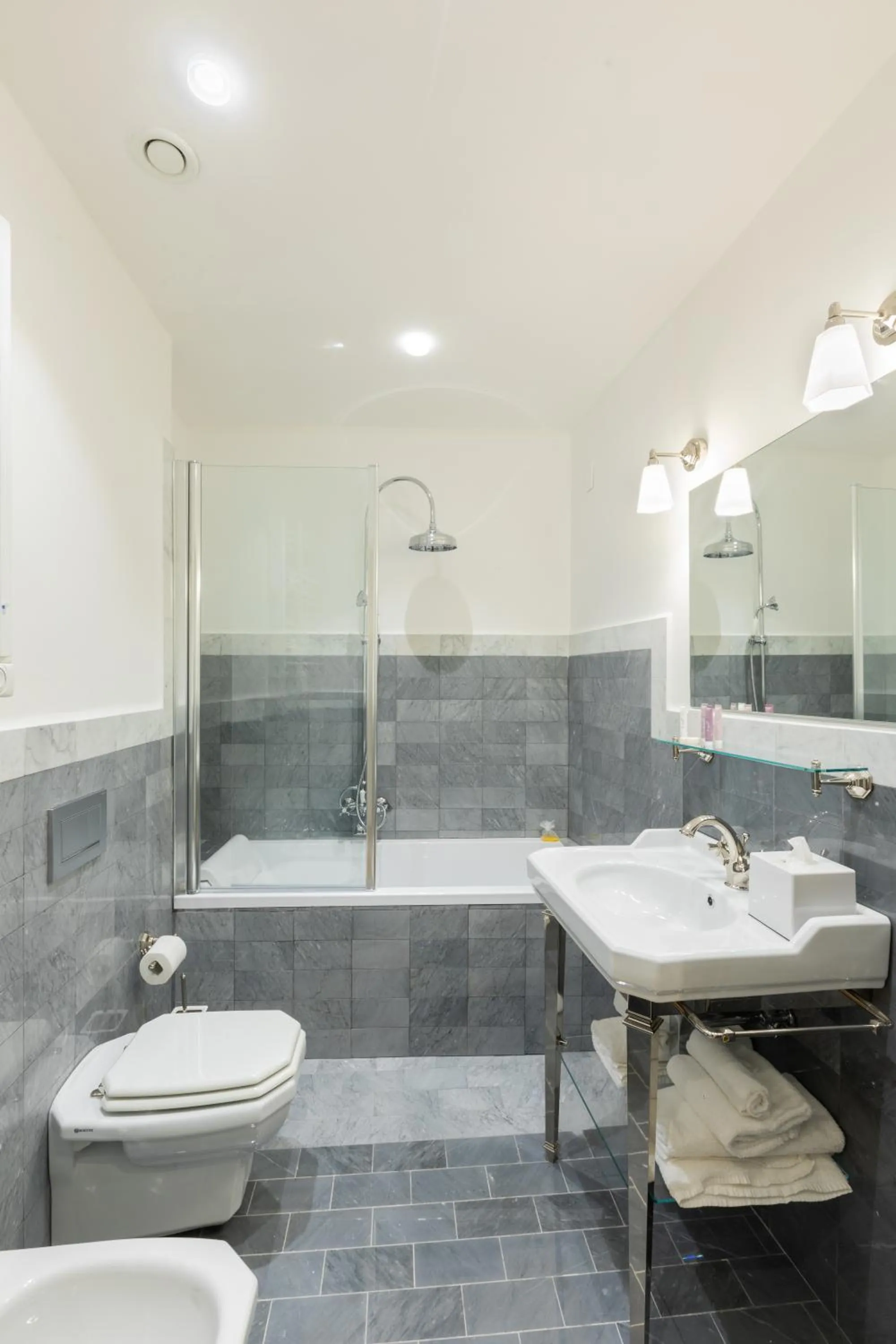 Toilet in Amabilia Florence