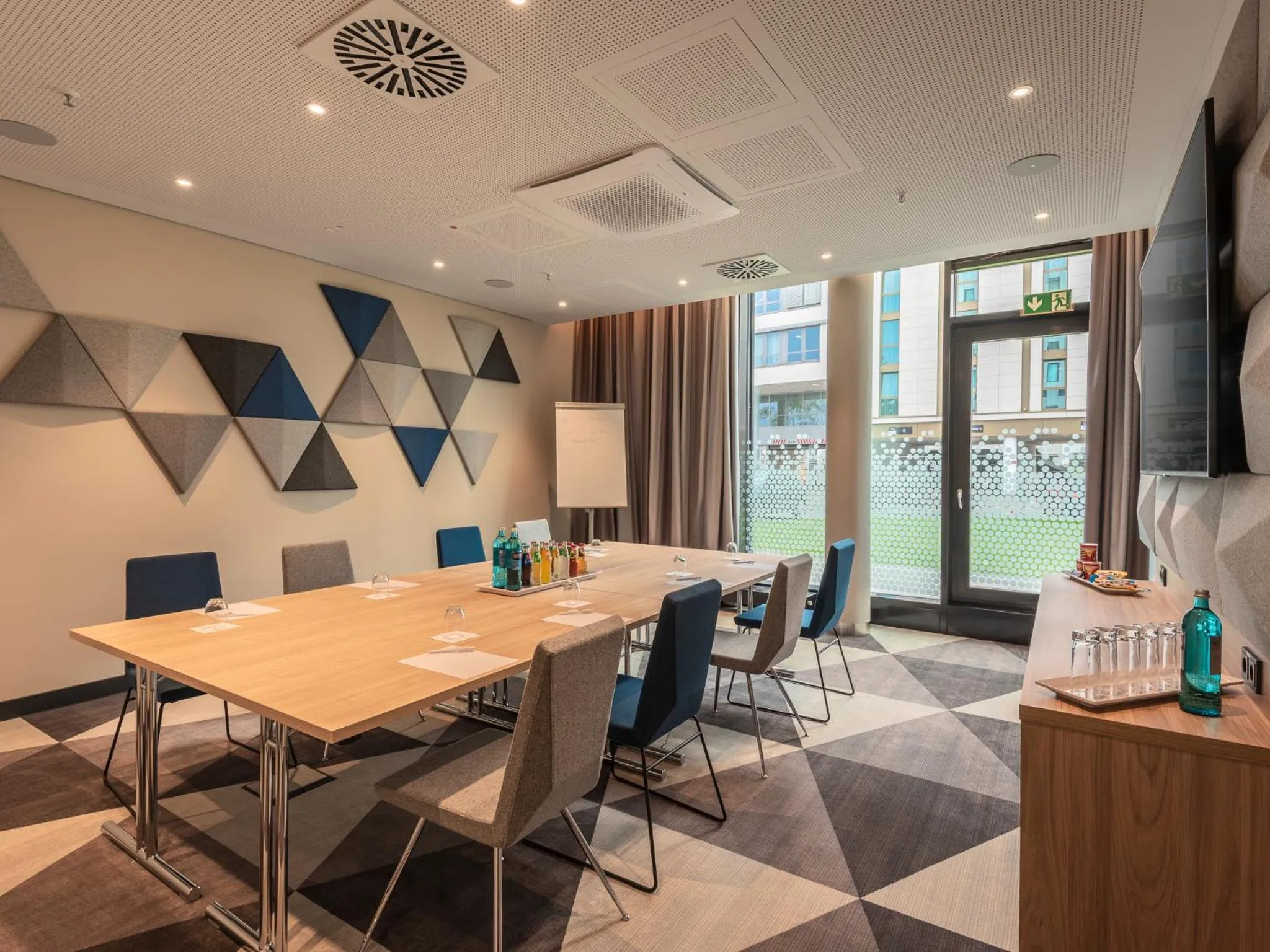 Business facilities in Holiday Inn Express Düsseldorf - Hauptbahnhof by IHG