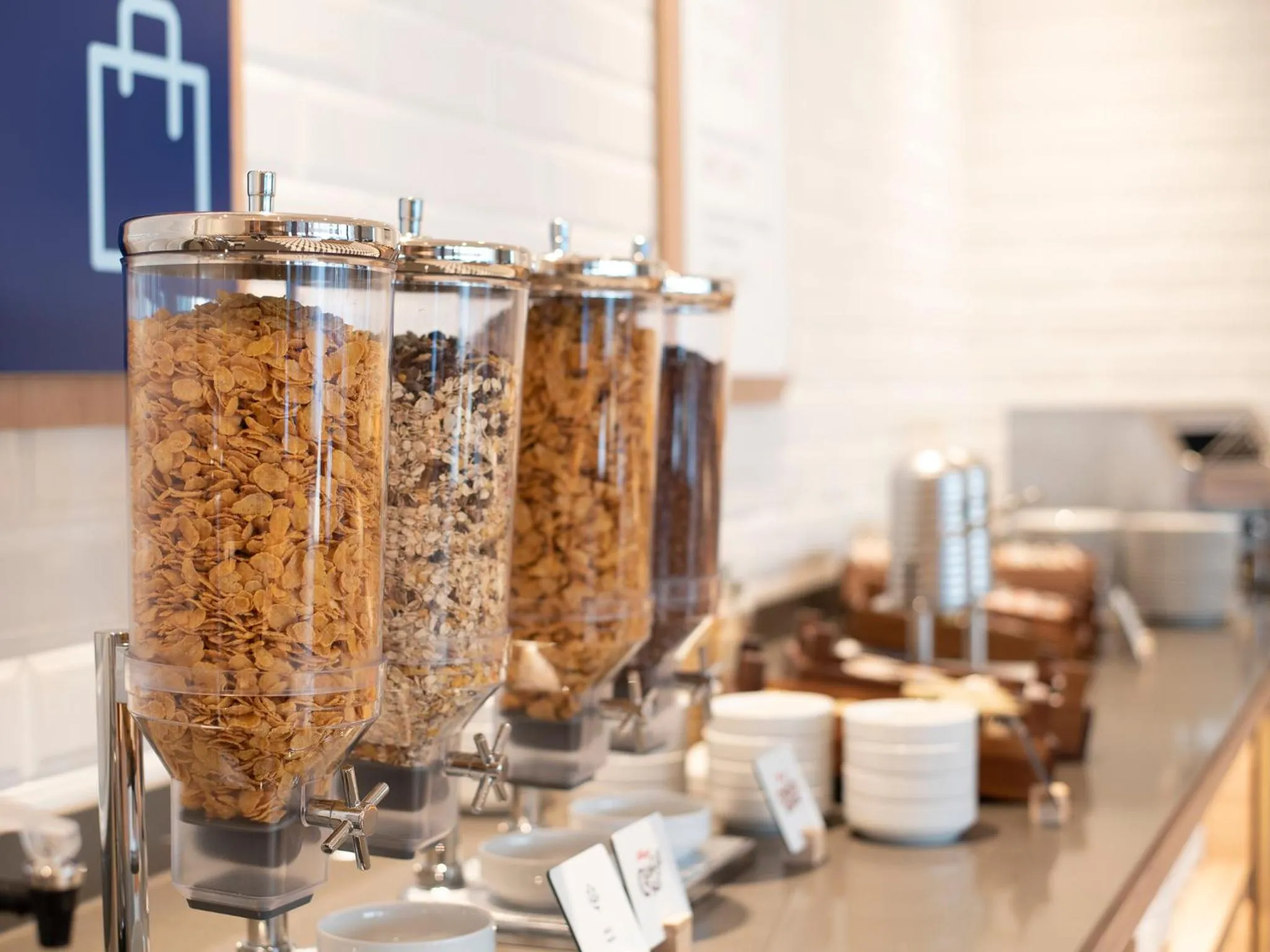 Breakfast in Holiday Inn Express Düsseldorf - Hauptbahnhof by IHG