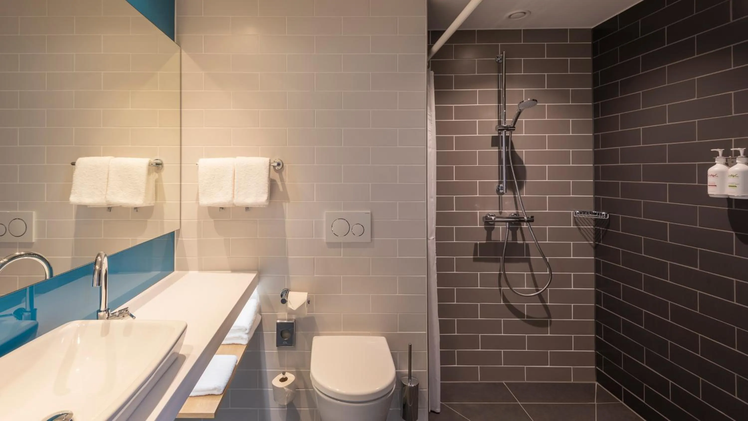 acessibility in Holiday Inn Express Düsseldorf - Hauptbahnhof by IHG