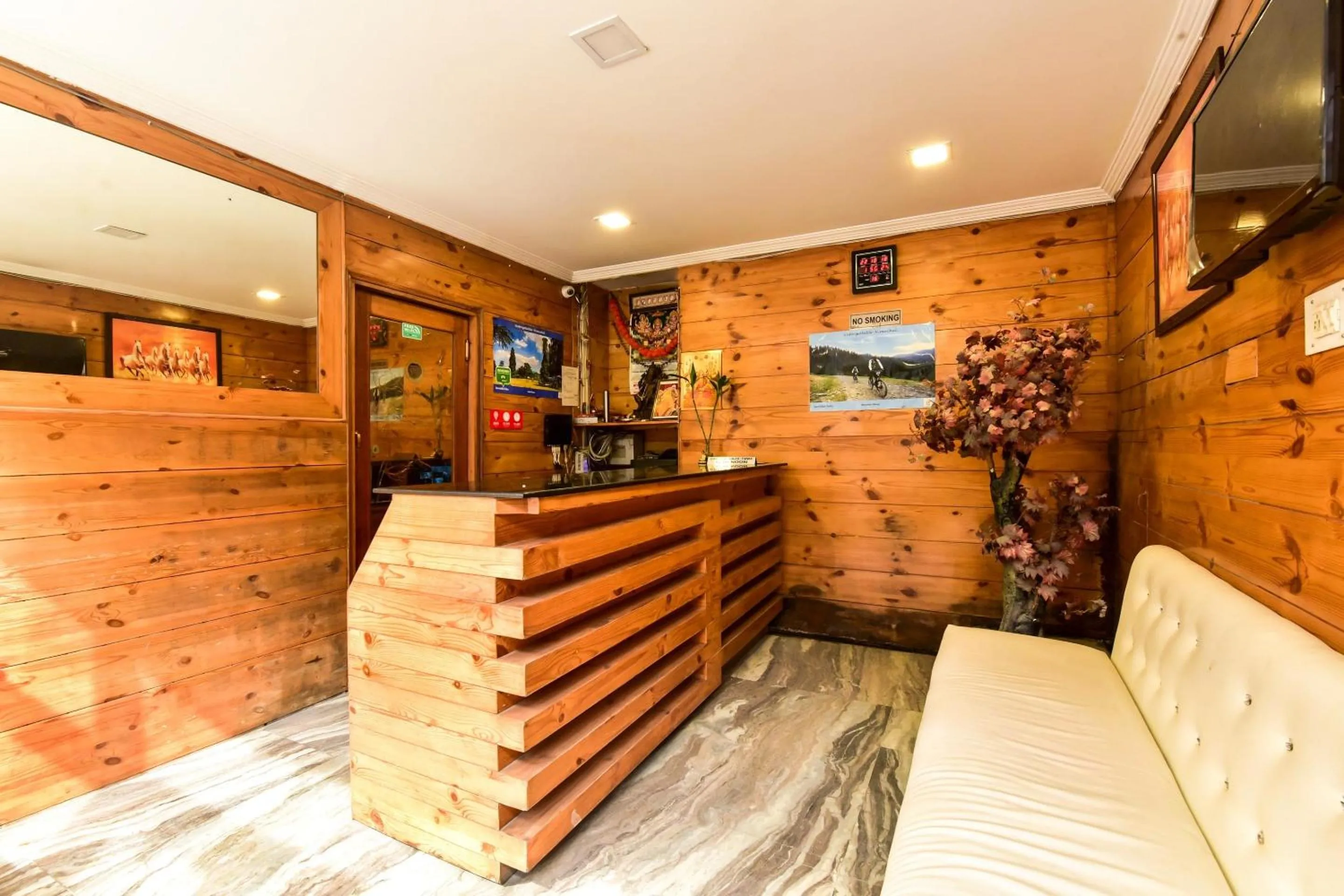 Hotel O Whispering River