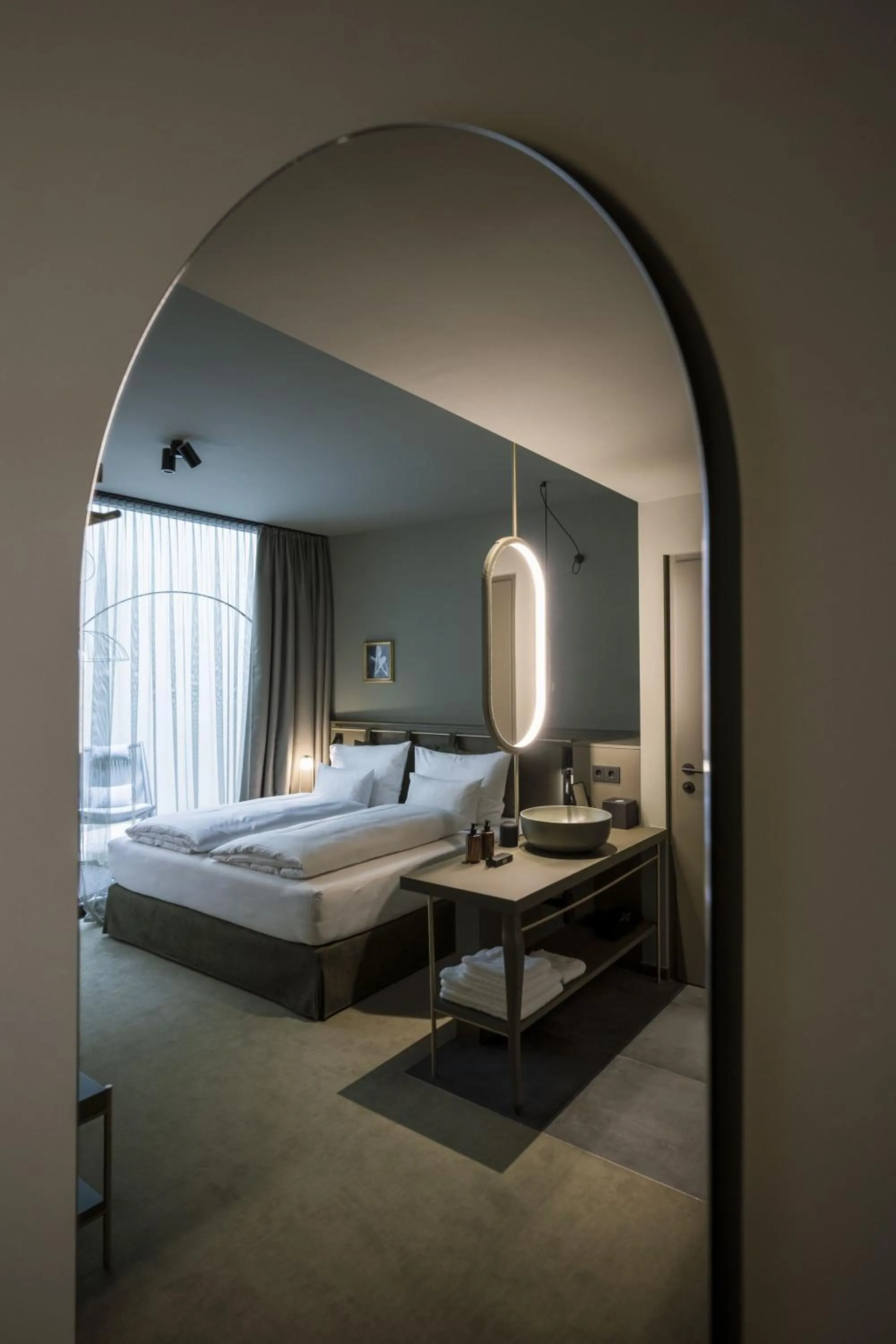 Seating area, Bed in Altstadthotel Weisses Kreuz