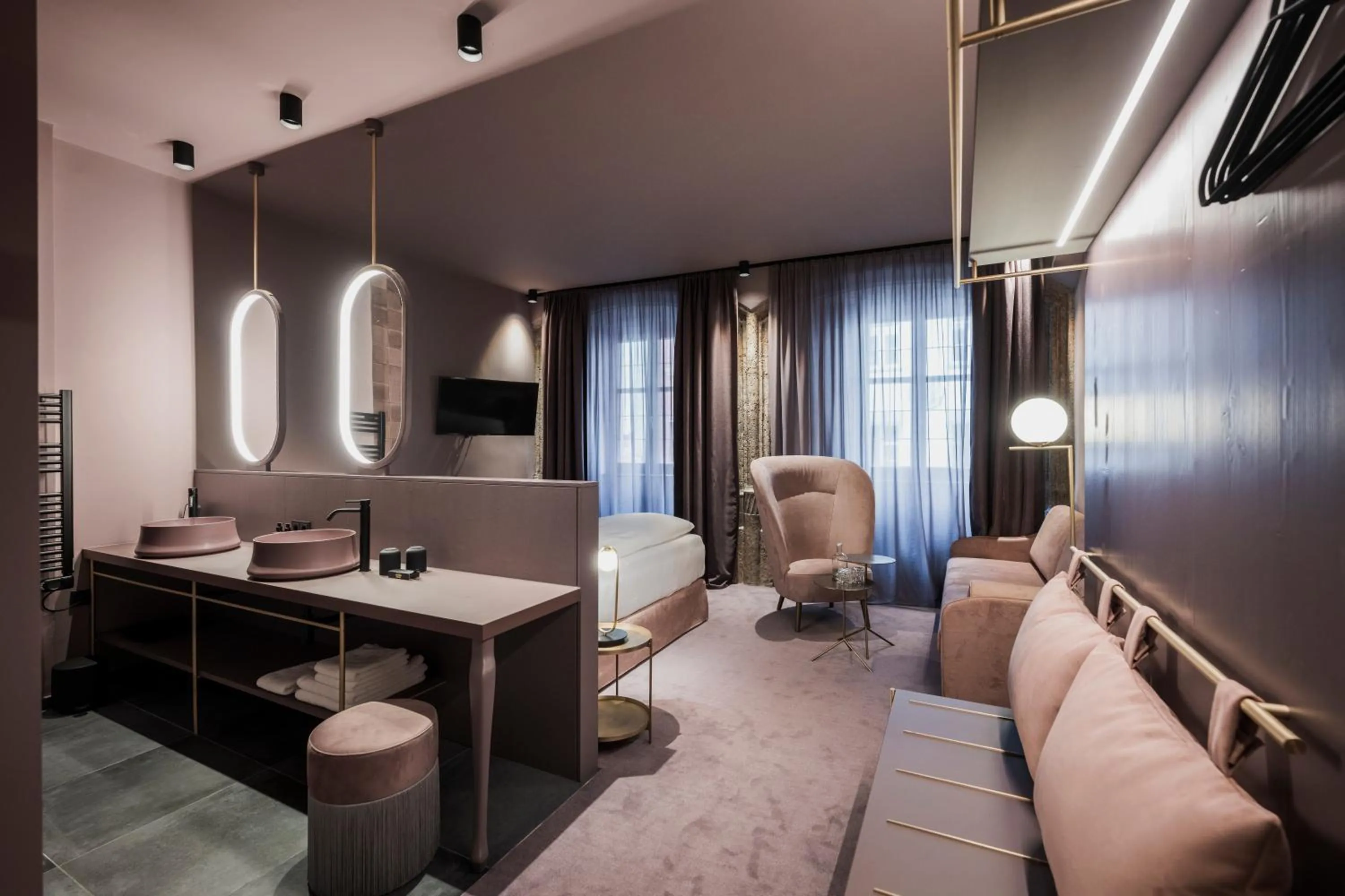 Bathroom in Altstadthotel Weisses Kreuz