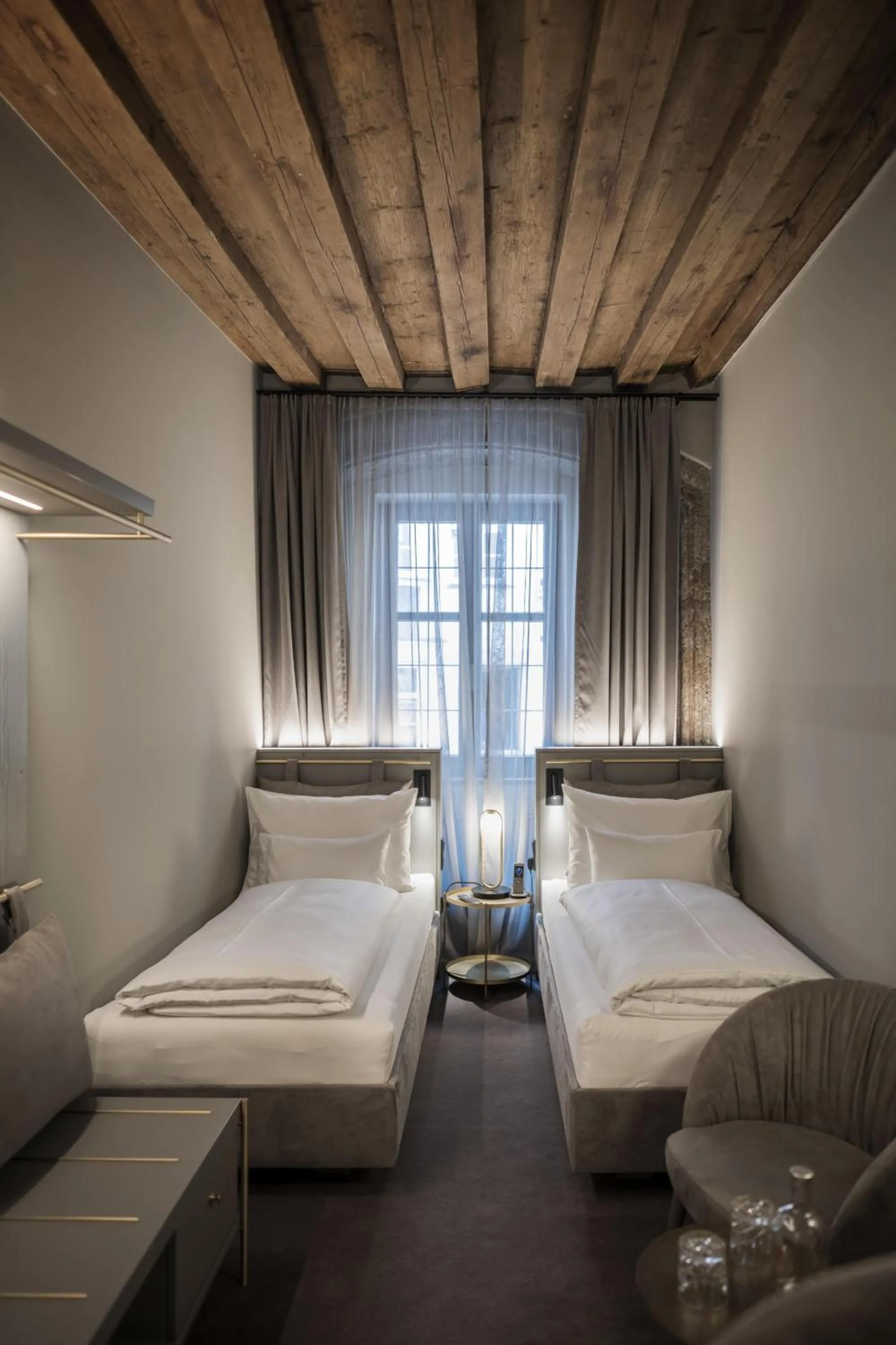 View (from property/room), Bed in Altstadthotel Weisses Kreuz