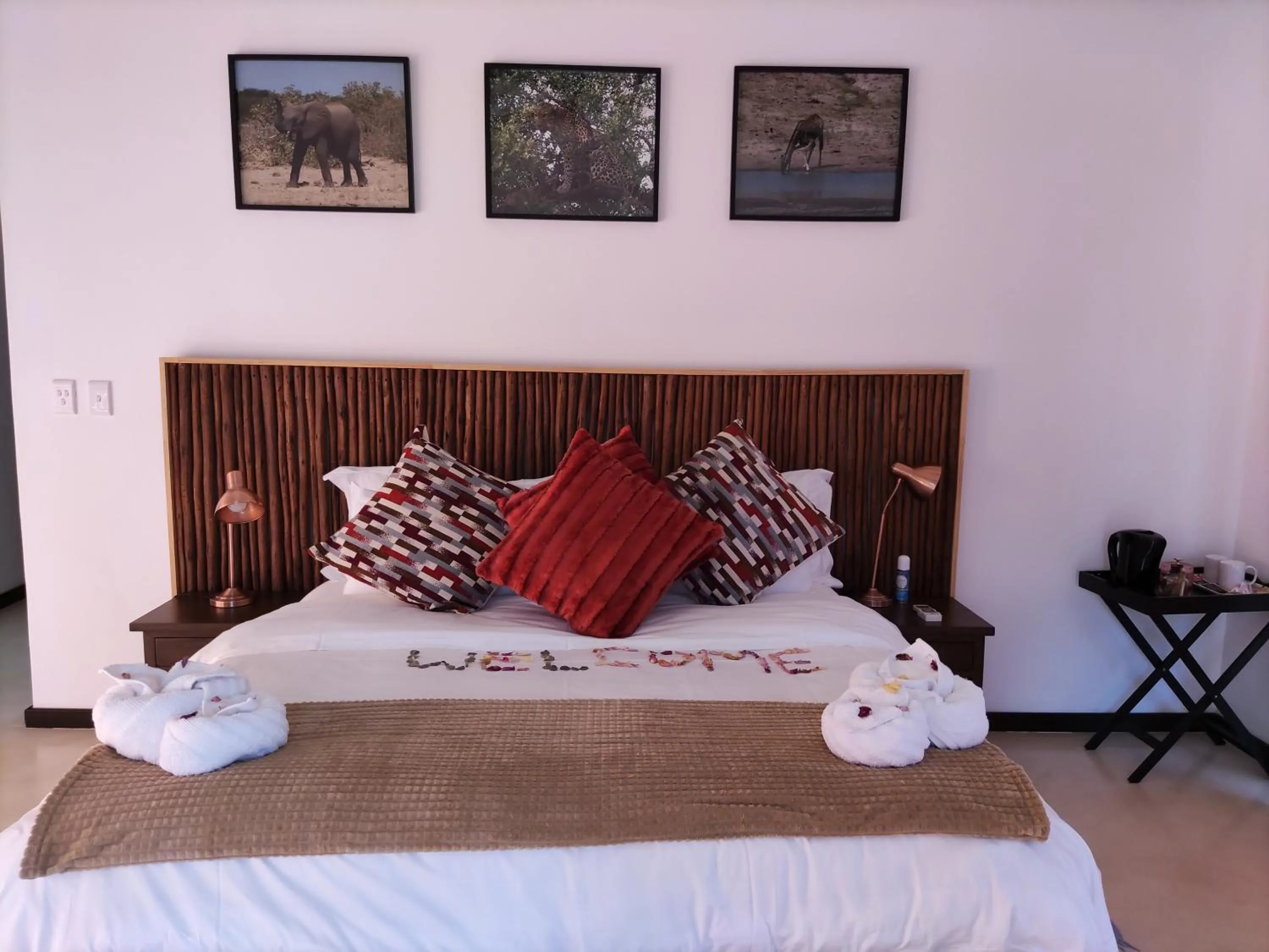 Bed in Gem In The Bush Lodge