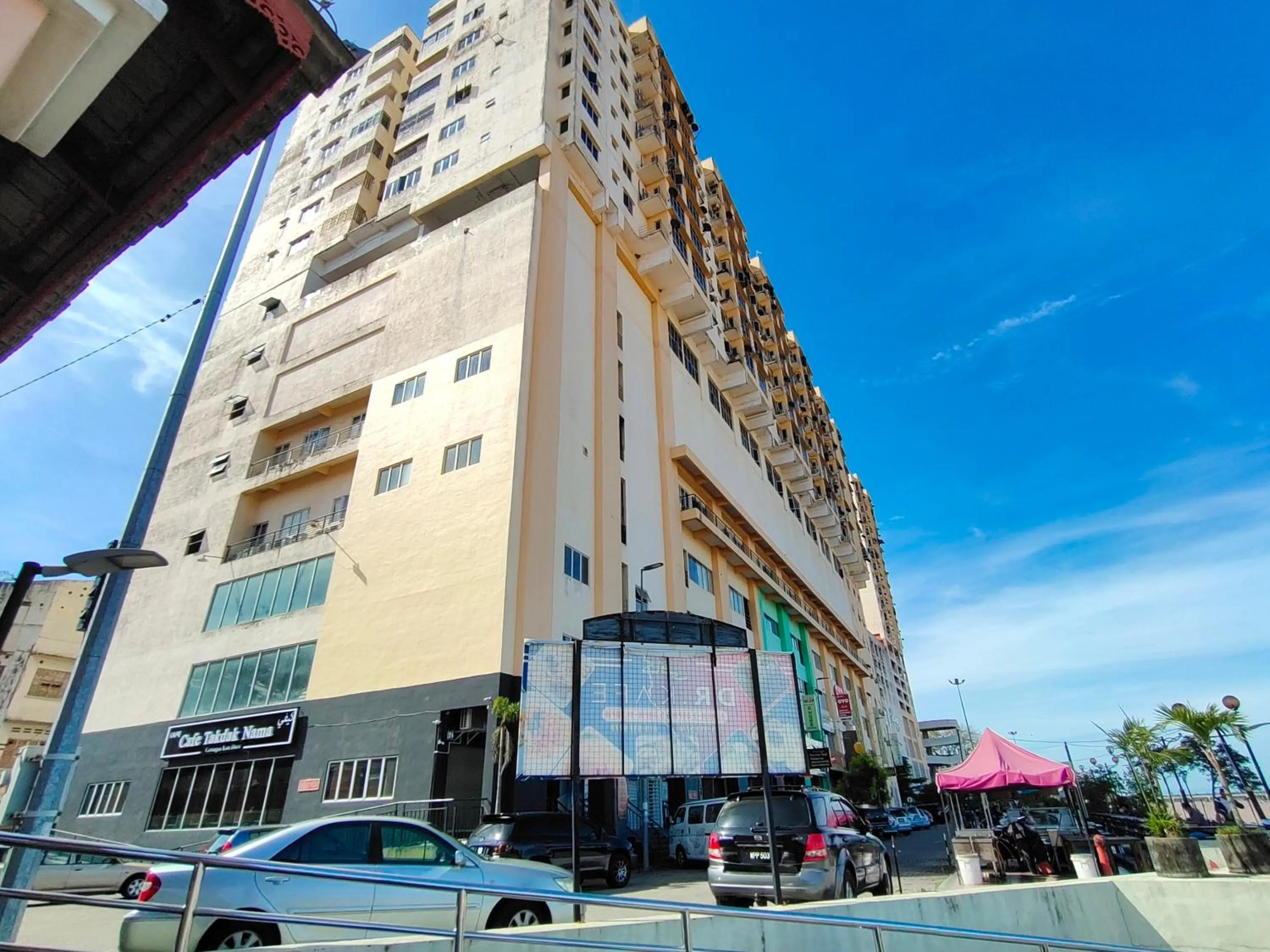 Property building in Ridel Sunset Hotel