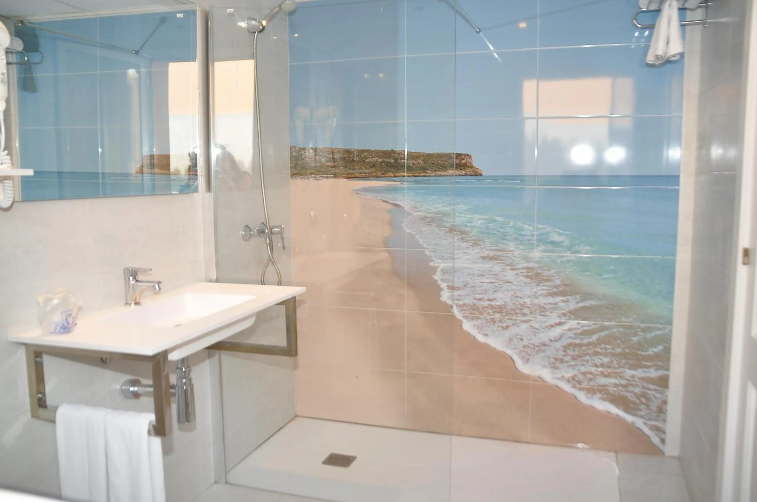 Bathroom in Arenas de Son Bou