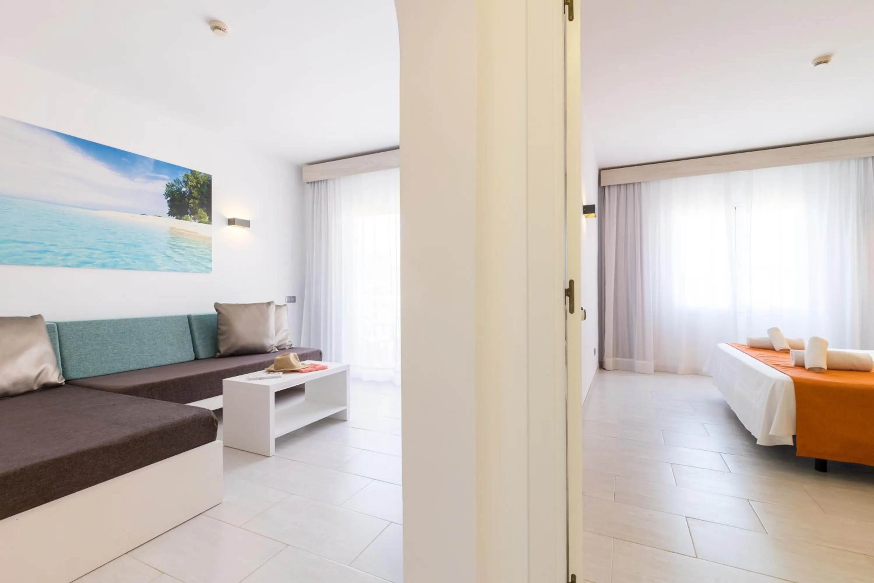 Photo of the whole room in Arenas de Son Bou