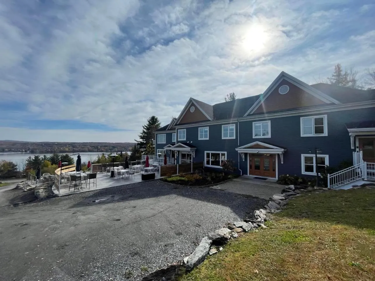 Property building in Au Sommet du Lac Magog