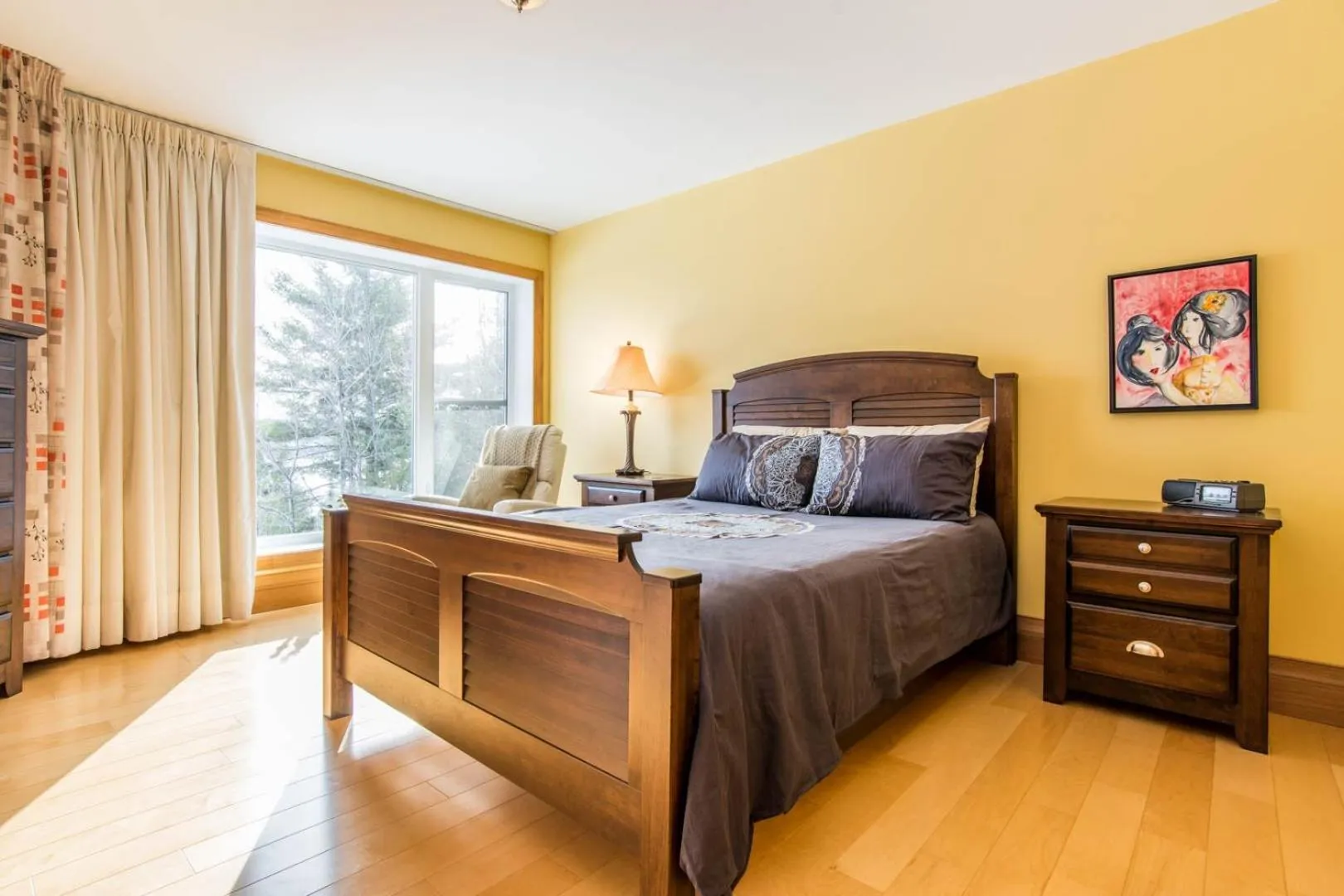 Bedroom, Bed in Au Sommet du Lac Magog